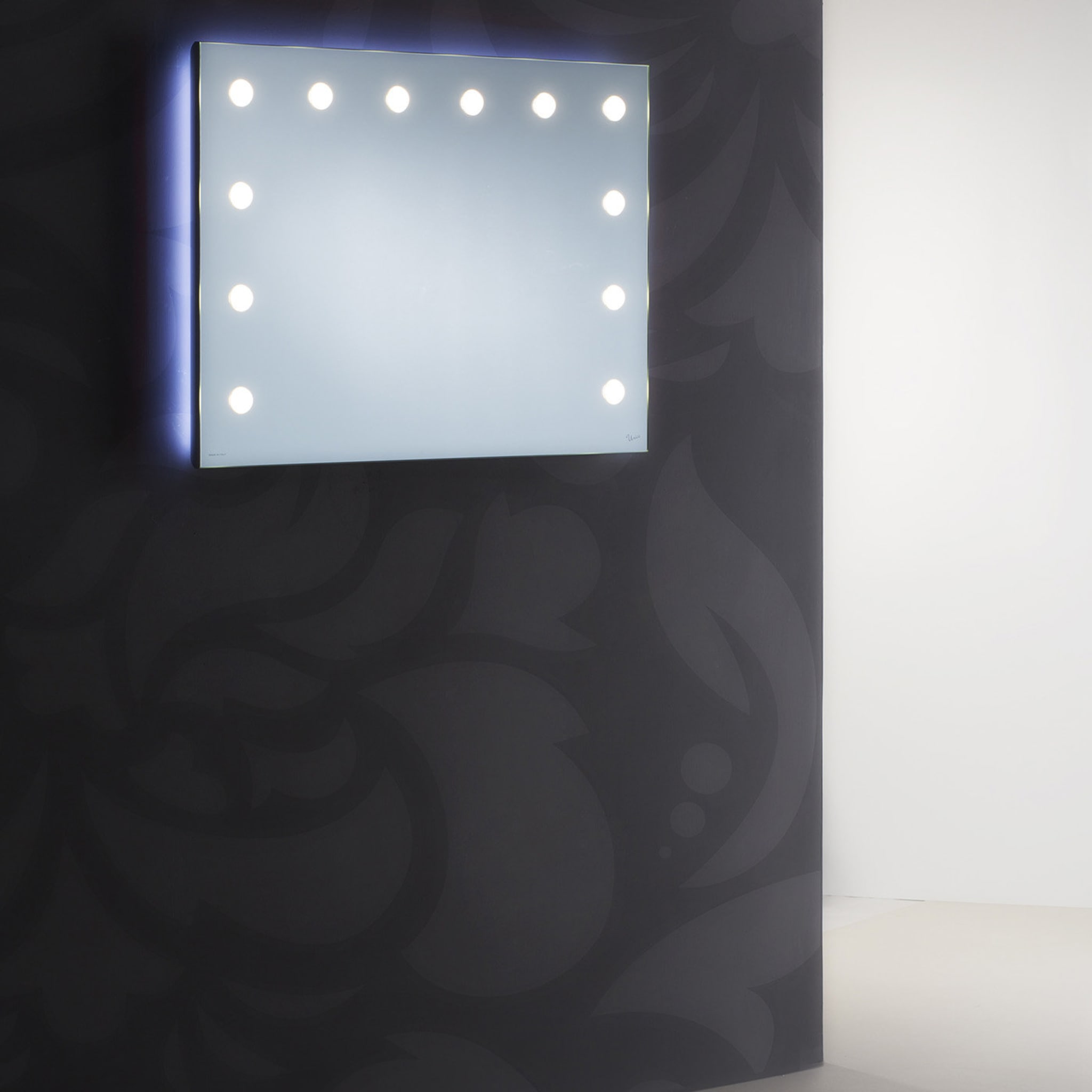 Divino Lighted Wall Mirror - Alternative view 4