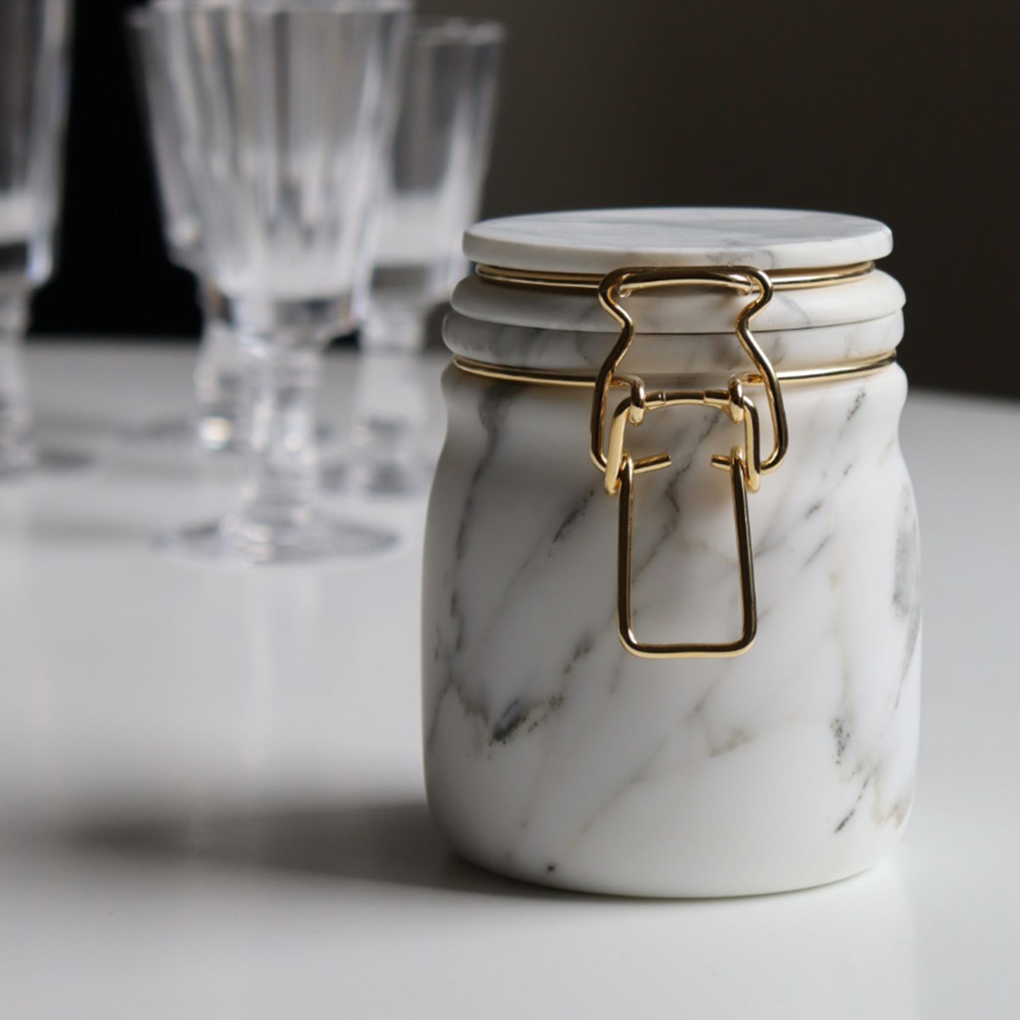 Miss Marble Jar in Calacatta Marble by Lorenza Bozzoli - Alternative view 3