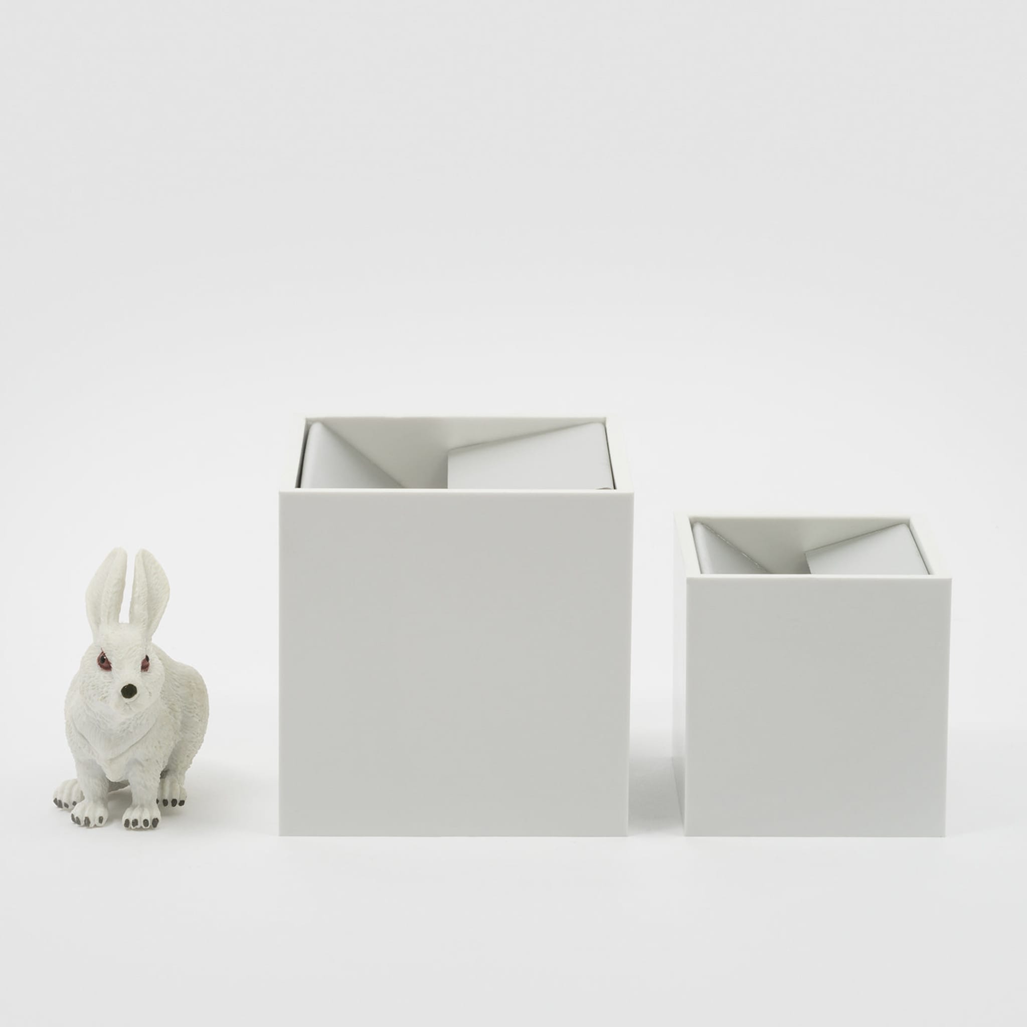 Cubo Large White Ashtray by Bruno Munari - Alternative view 1