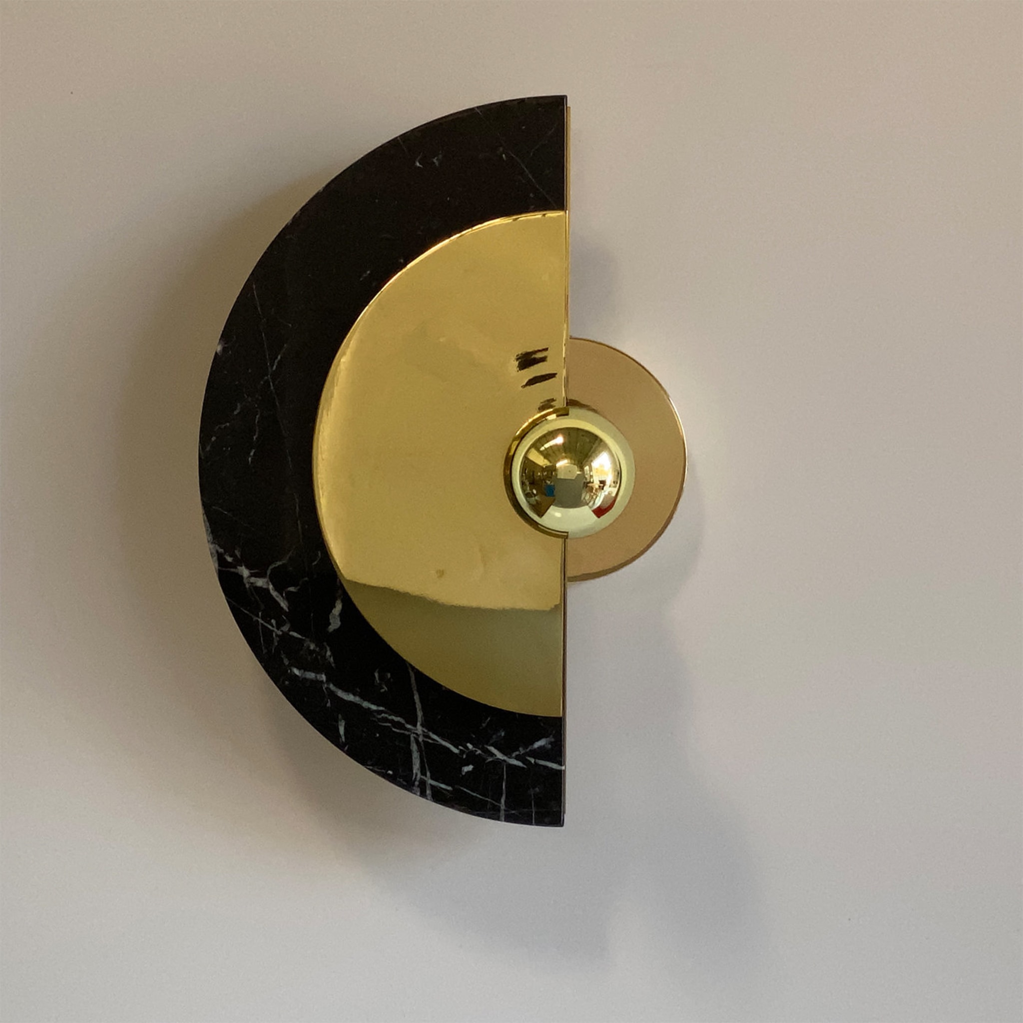 "Levante" Round Polished Brass And Marble Wall Sconce - Alternative view 2