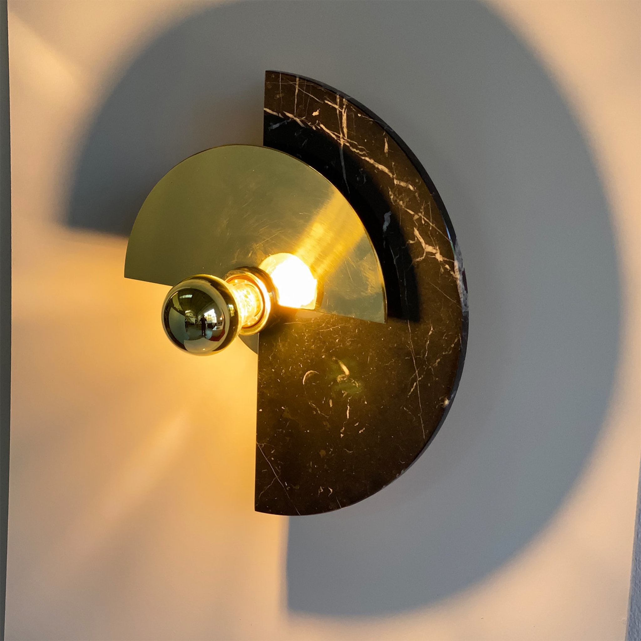 "Levante" Round Polished Brass And Marble Wall Sconce - Alternative view 4
