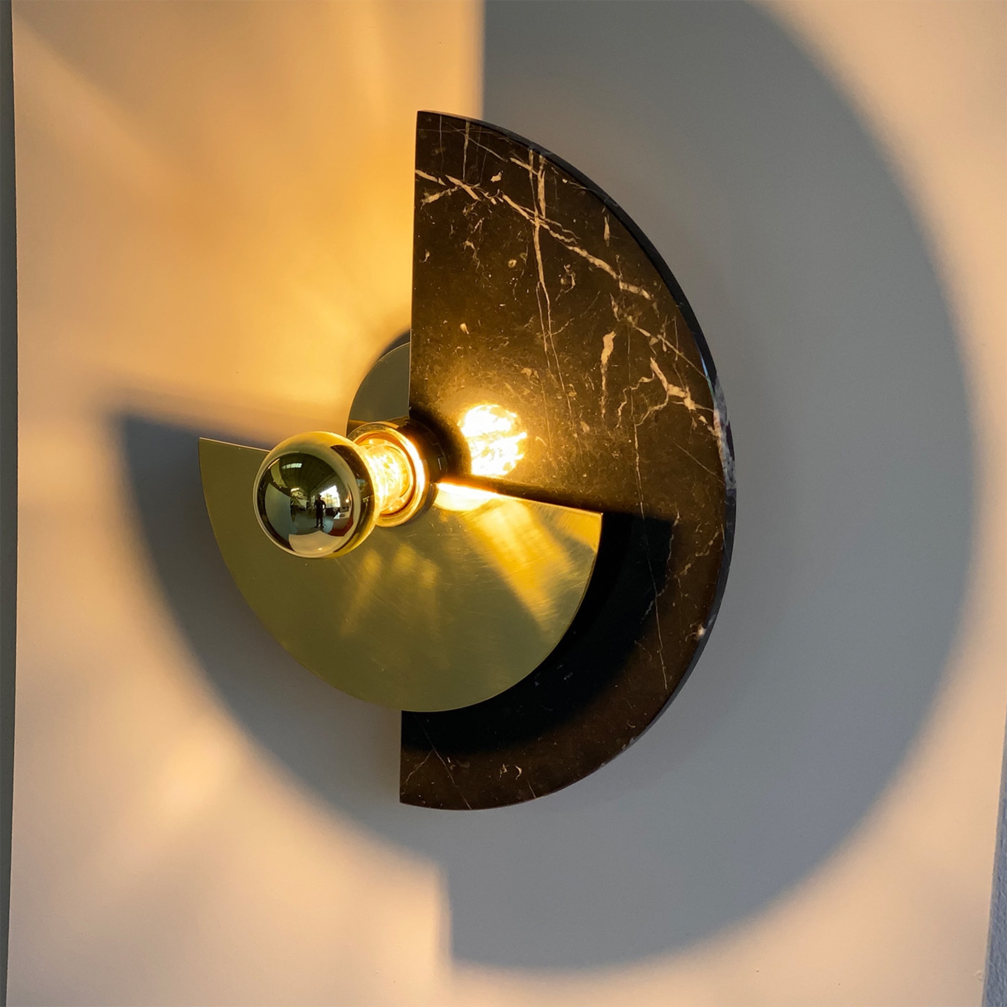 "Levante" Round Polished Brass And Marble Wall Sconce - Alternative view 5