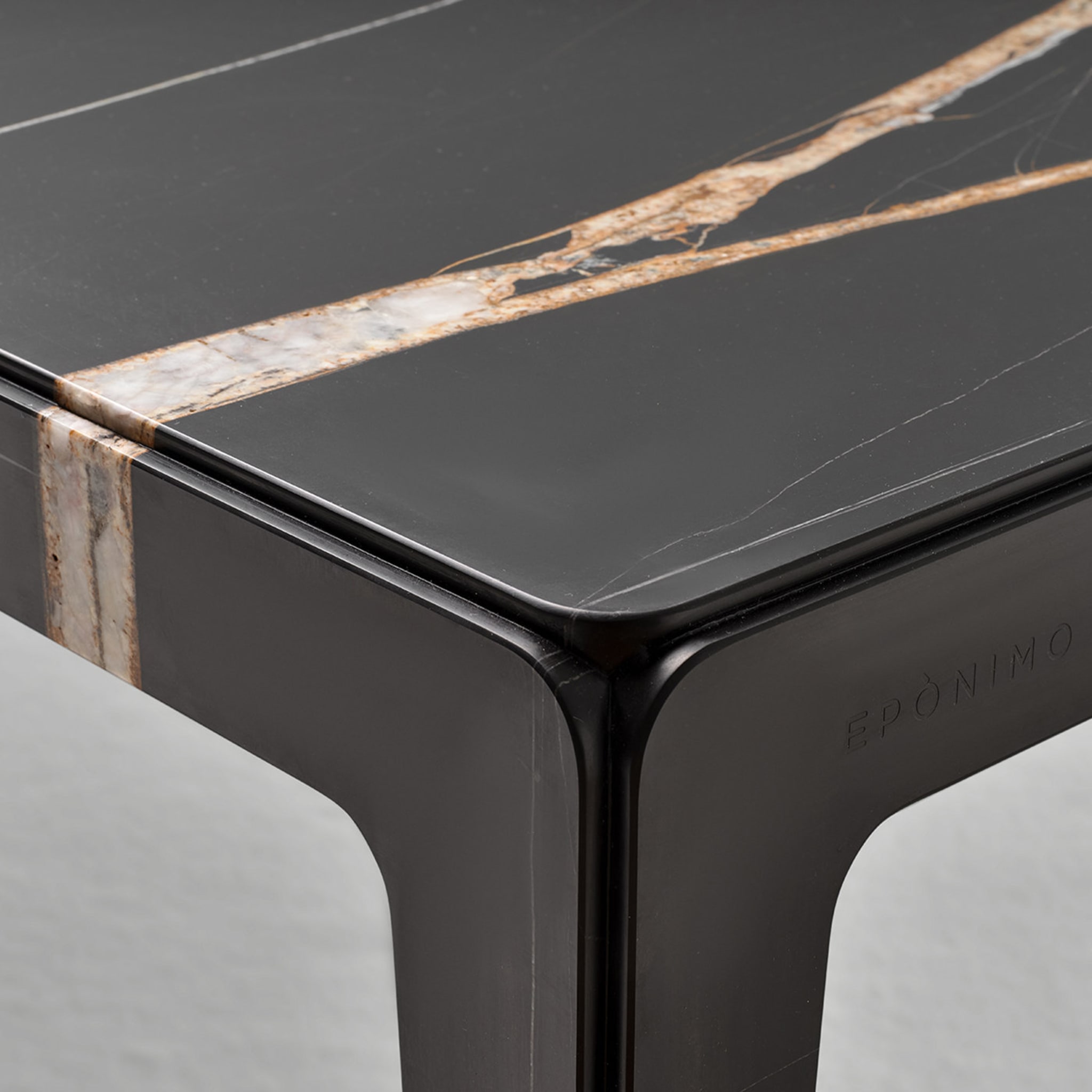 Rock Sahara Noir Marble Coffee Table by Alberto Colzani - Alternative view 2