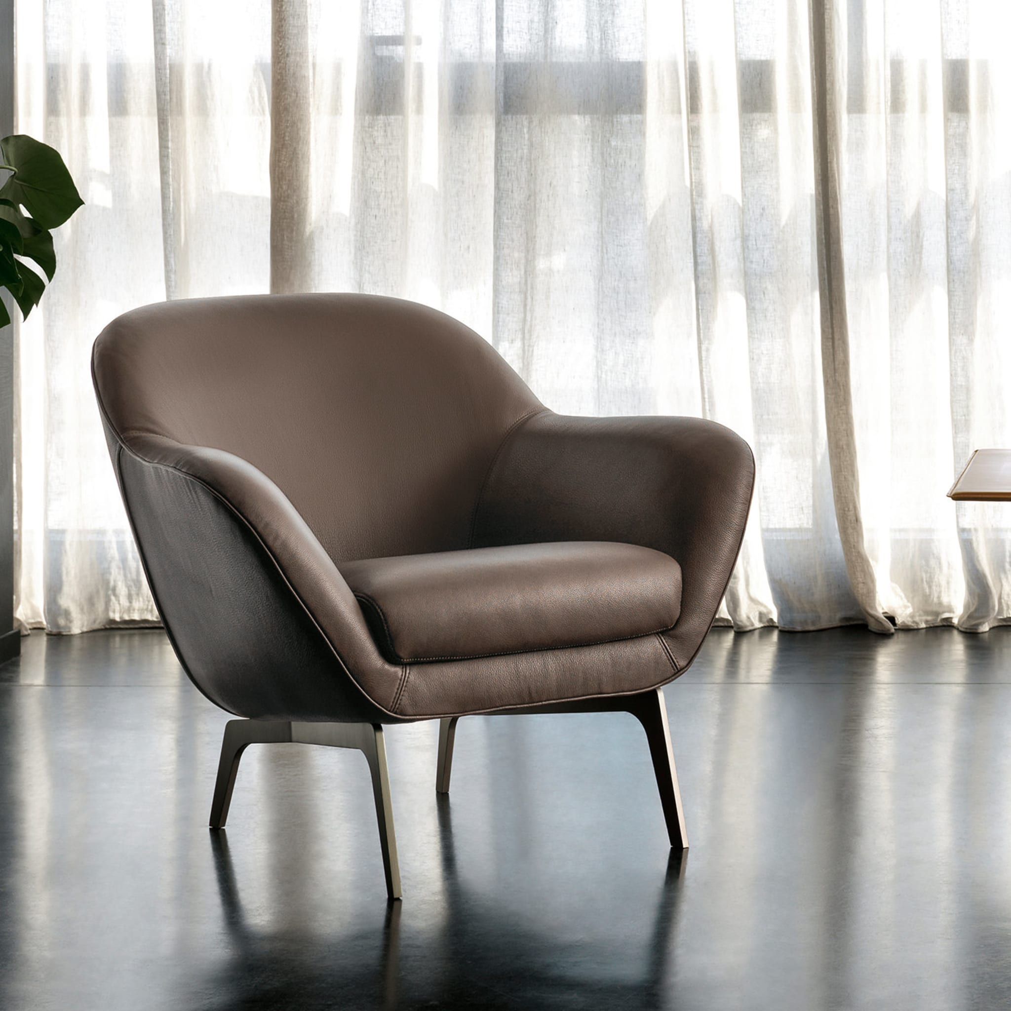 Report Slitta Taupe Leather Armchair - Alternative view 1