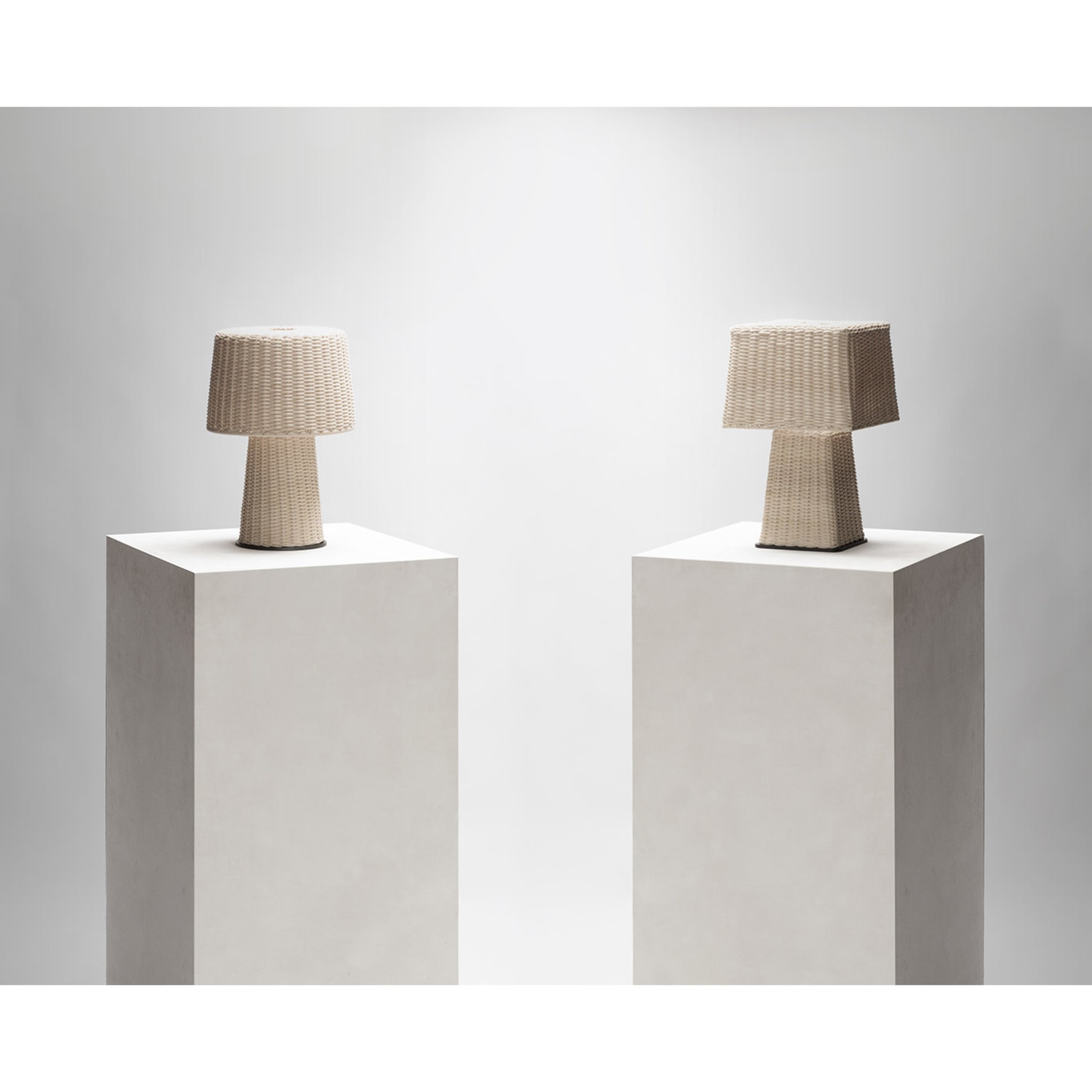 Eolie Square Table Lamp - Alternative view 1