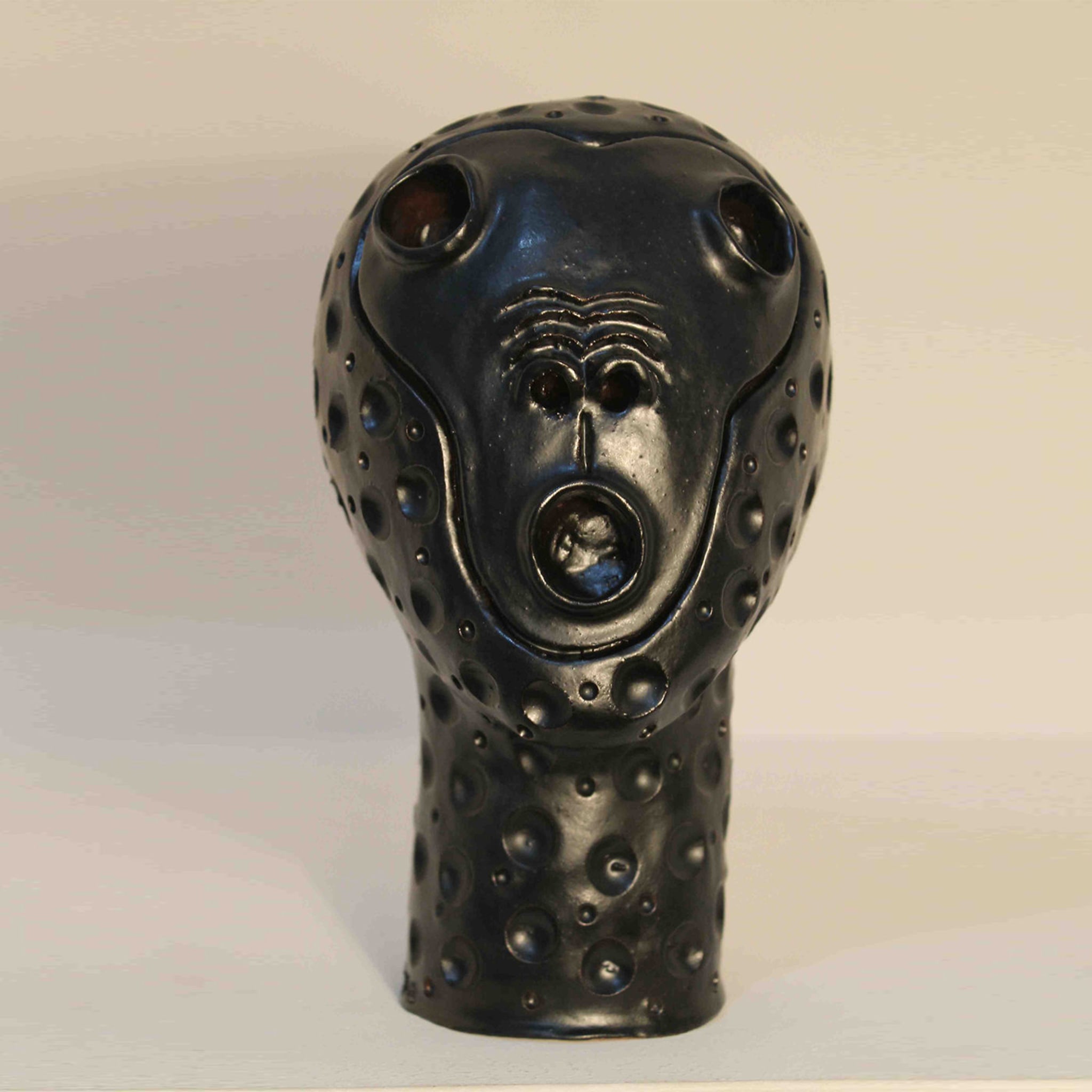 Sculpture tête de singe noir - Vue alternative 3