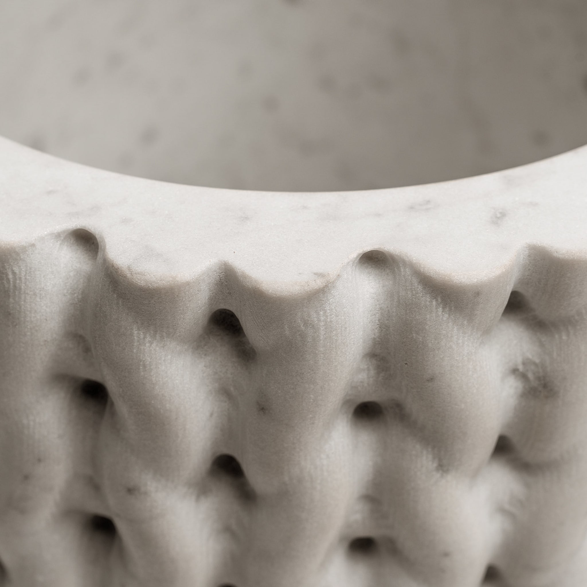 Tricot Carrara Marble Tricot Vase by Patricia Urquiola - Alternative view 2
