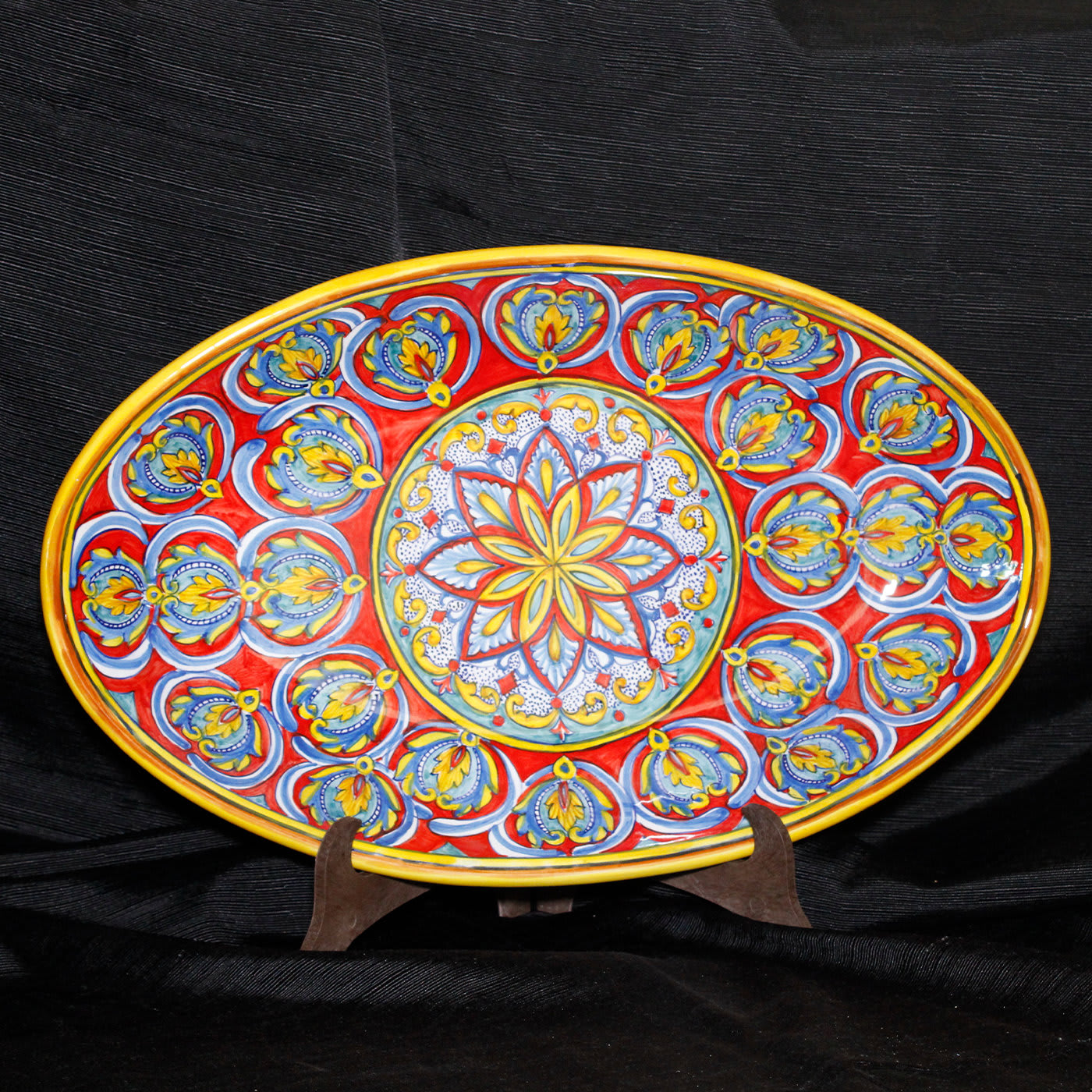 Geometrico Red Oval Decorative Tray - Idea Ceramica