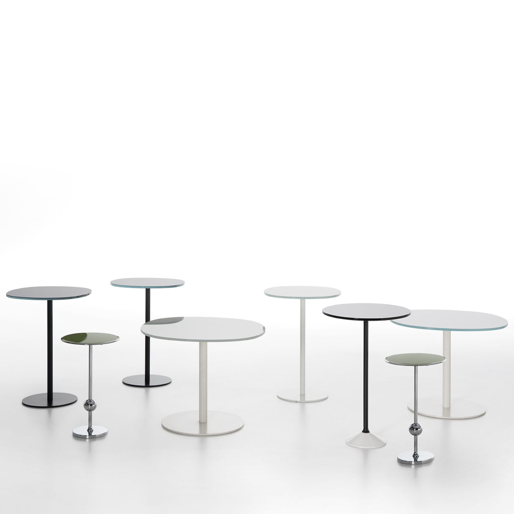 T2 Side Table by Osvaldo Borsani - Alternative view 1