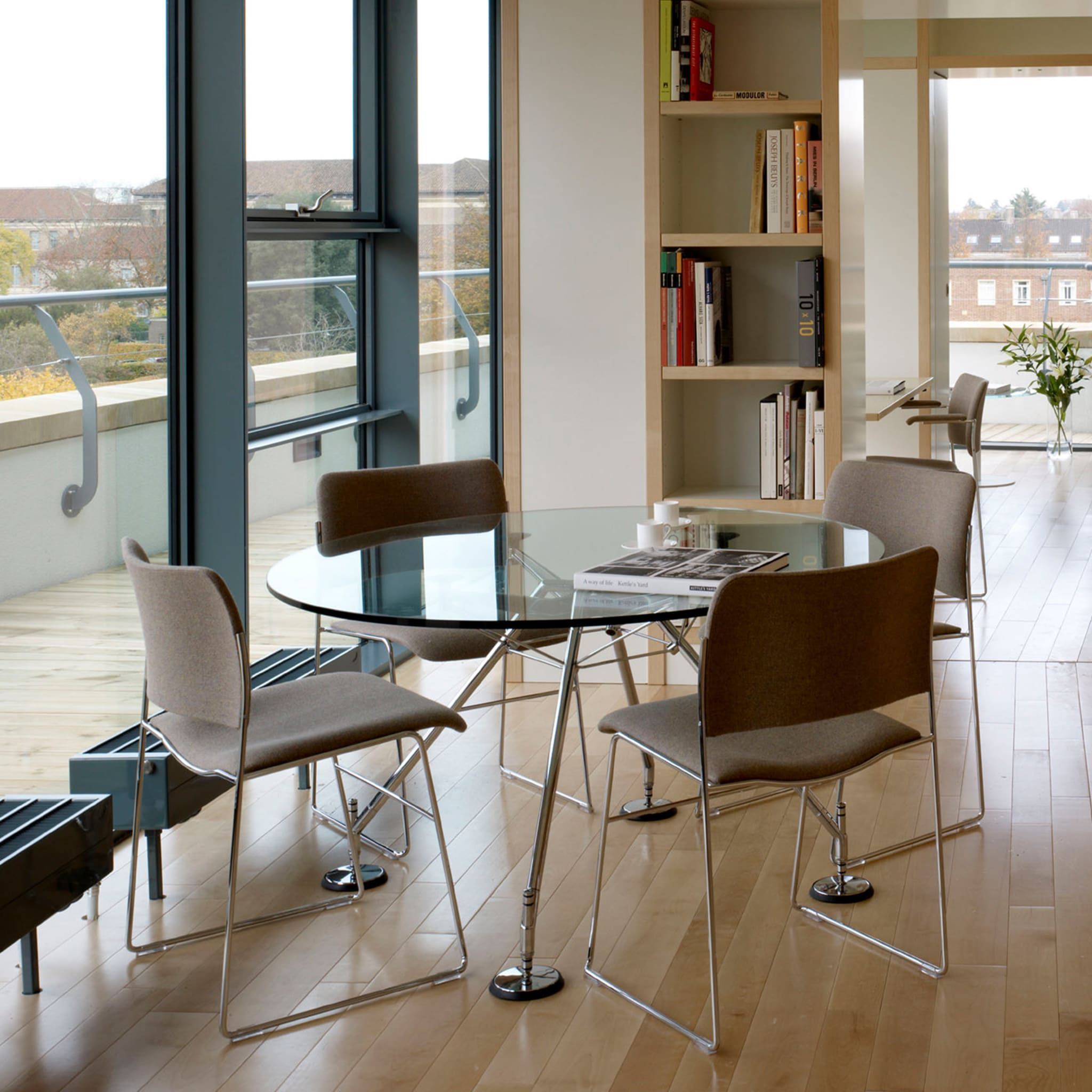 Nomos Round Table by Norman Foster - Alternative view 1