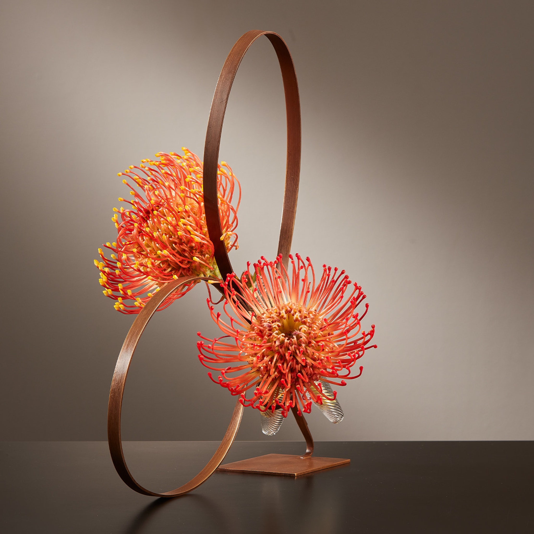 Duo Swirl Bronze Flower Holder - Alternative view 3