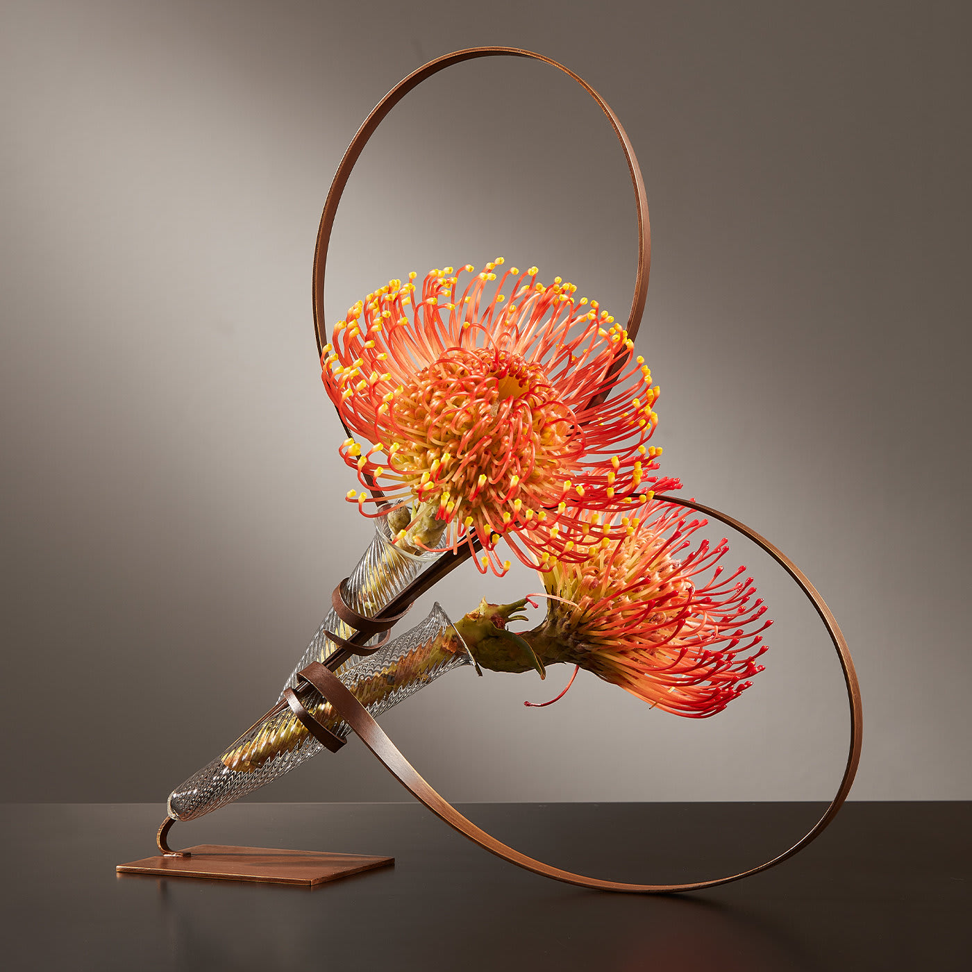 Duo Swirl Bronze Flower Holder - Art Flower Maker
