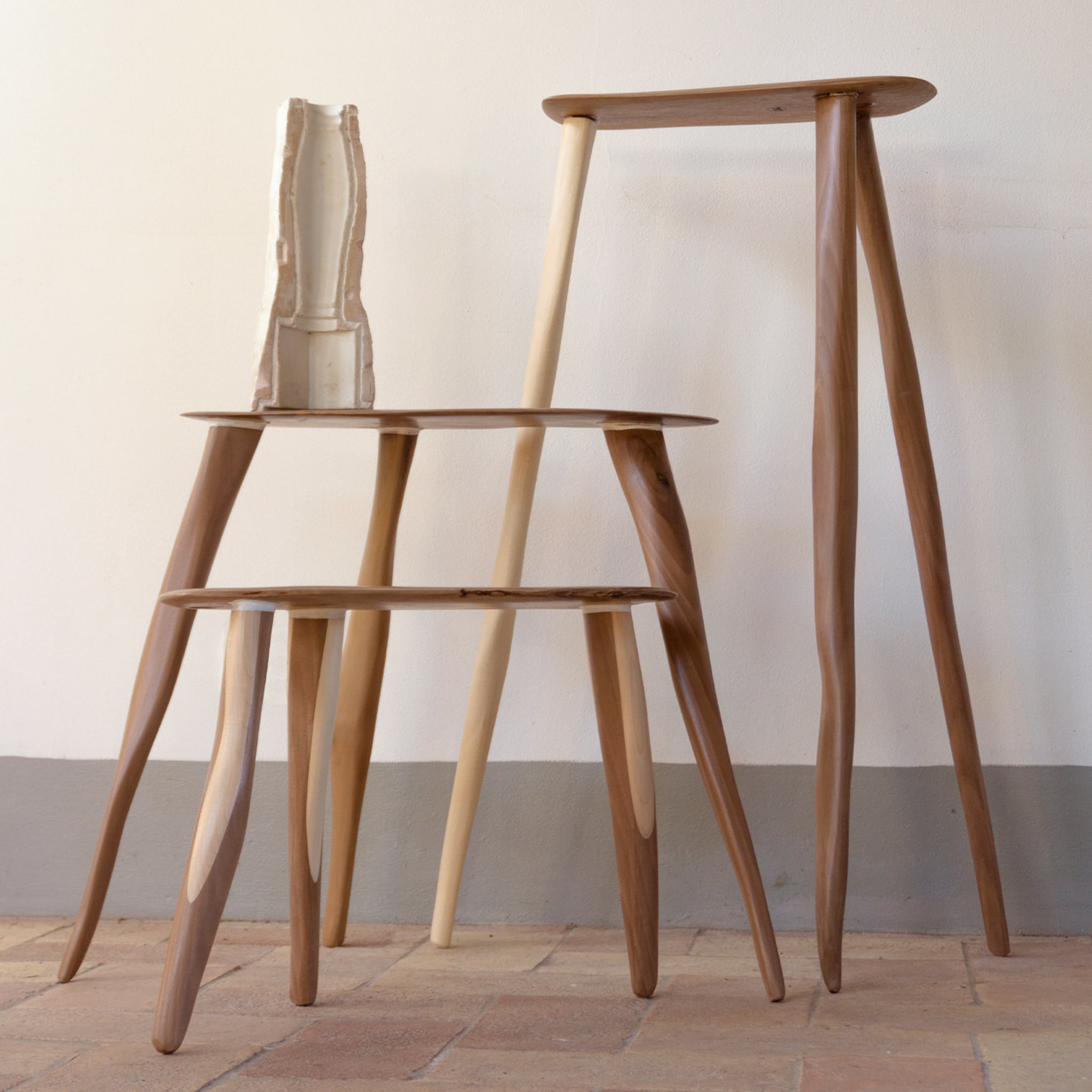 Unstable Set of 3 Side Tables - Alternative view 5