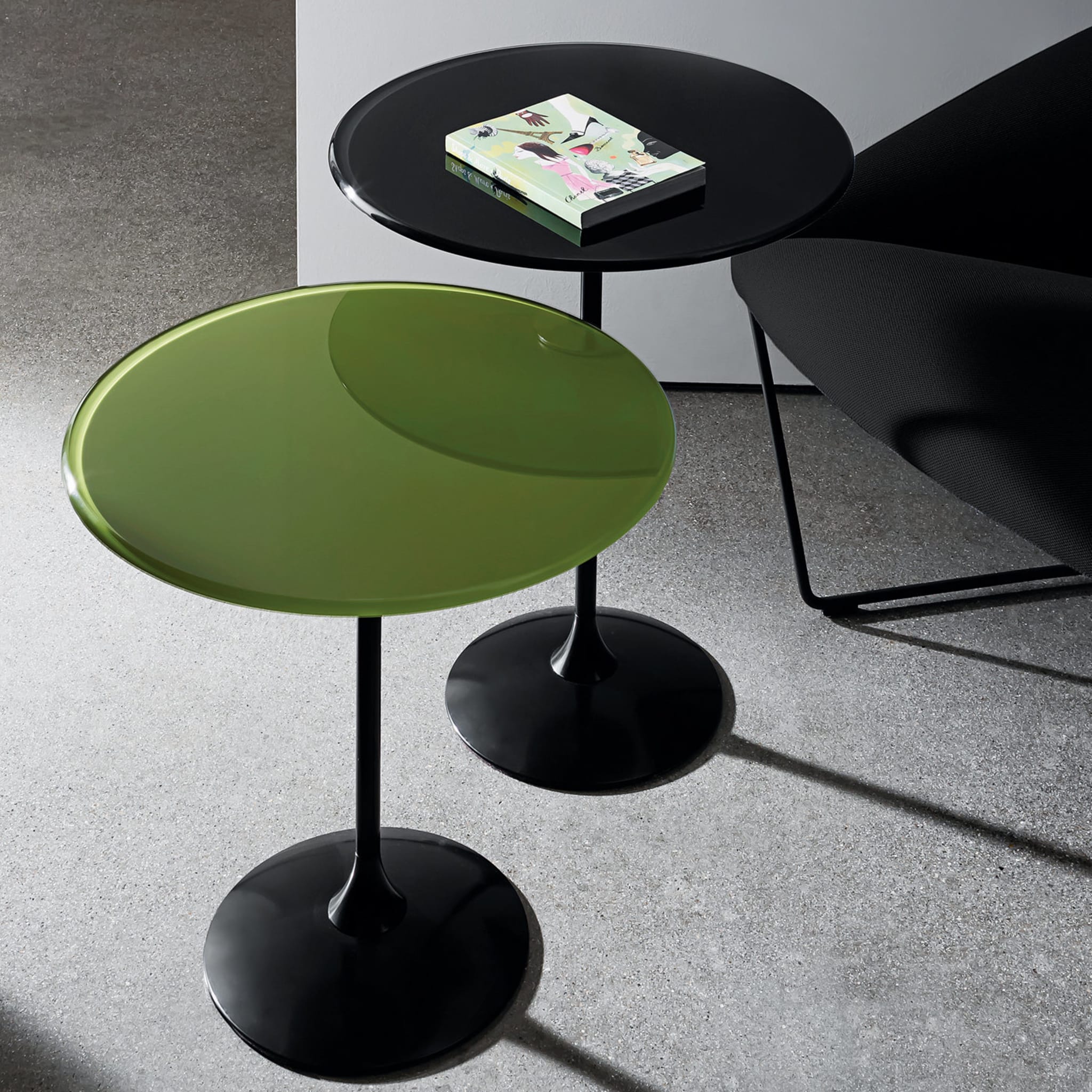 Green Tulip Side Table - Alternative view 1