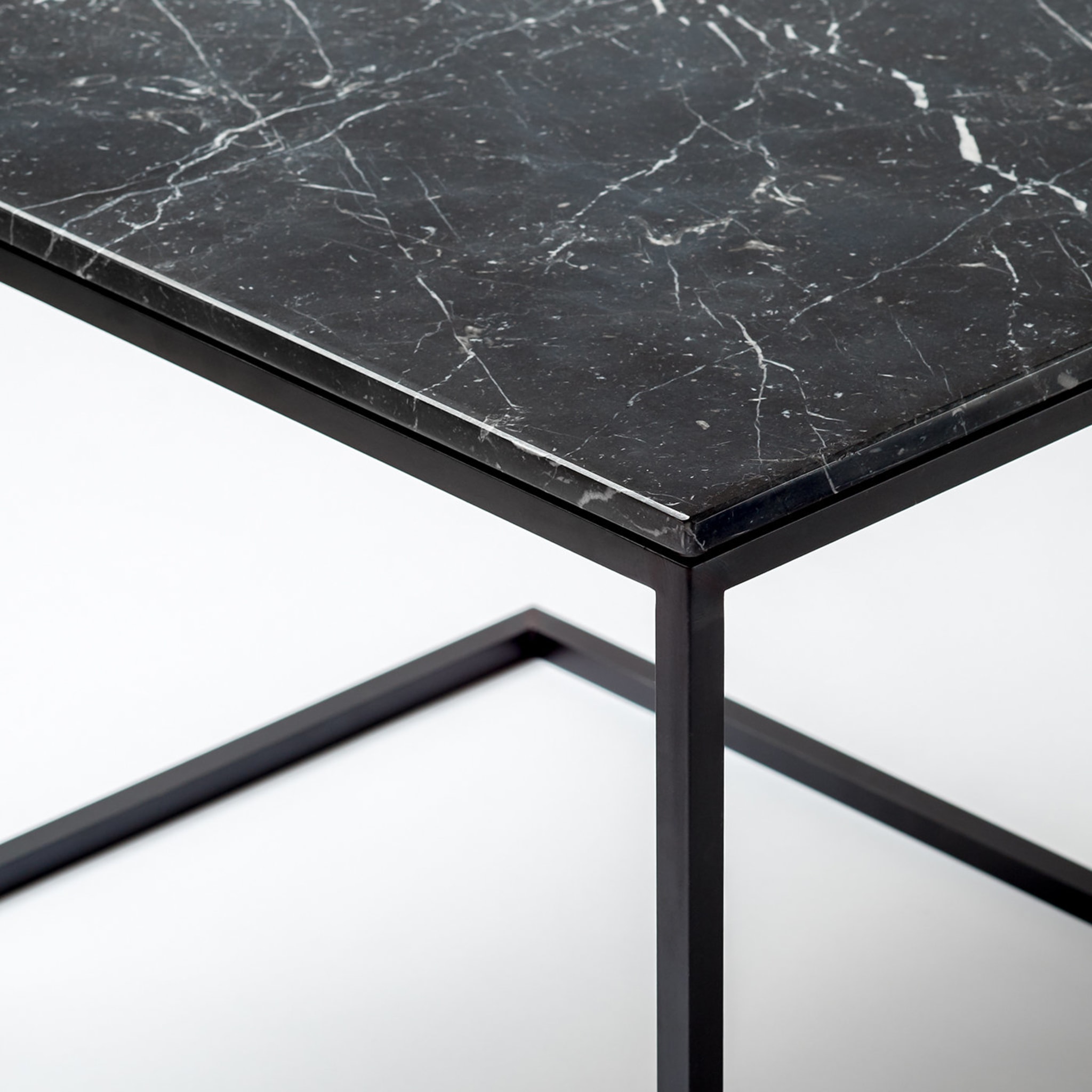 Esopo Black Side Table by Antonio Saporito - Alternative view 1