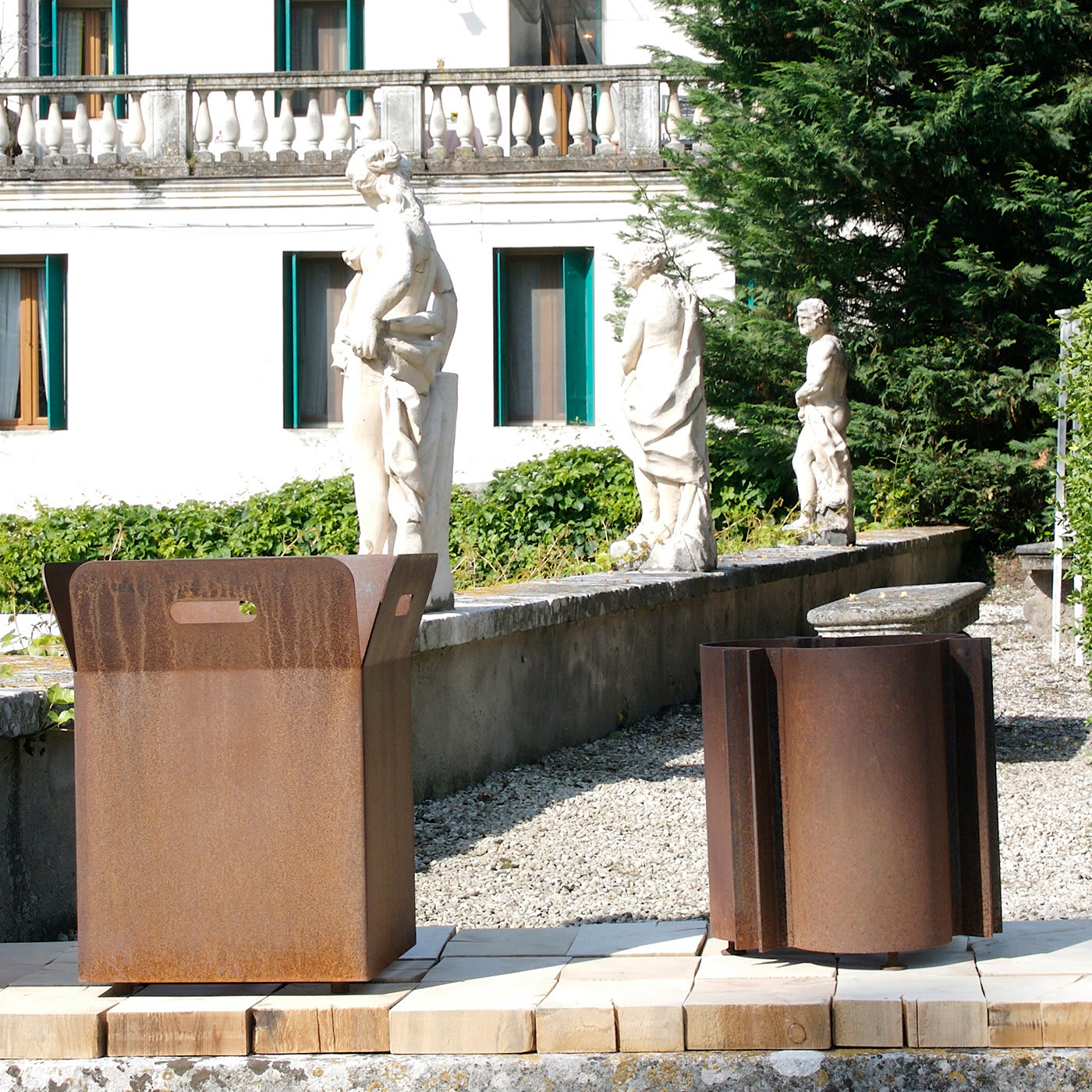 11.2 Corten Steel Vase Holder - Marco Gaviraghi Calloni
