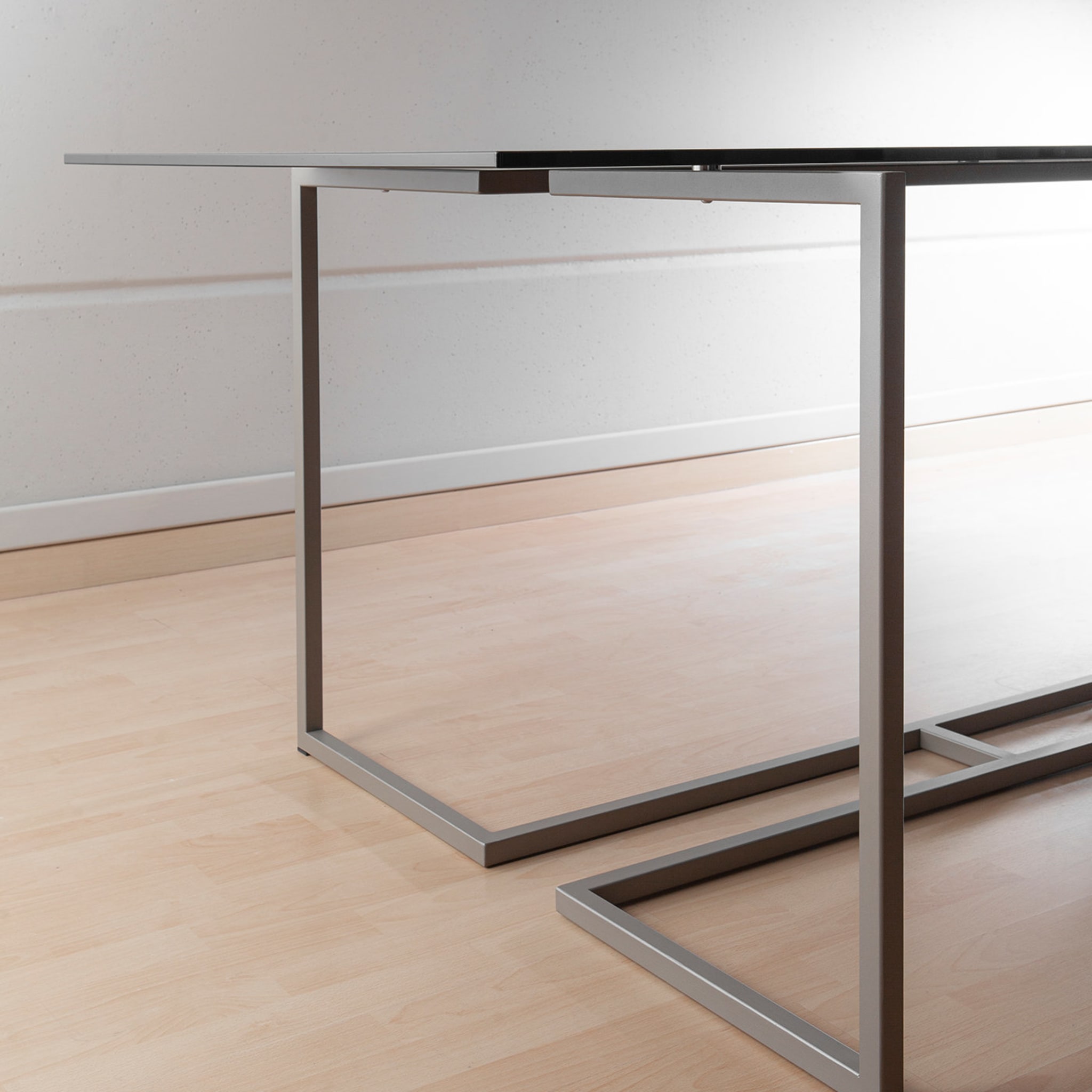 Lete Dining Table - Alternative view 2