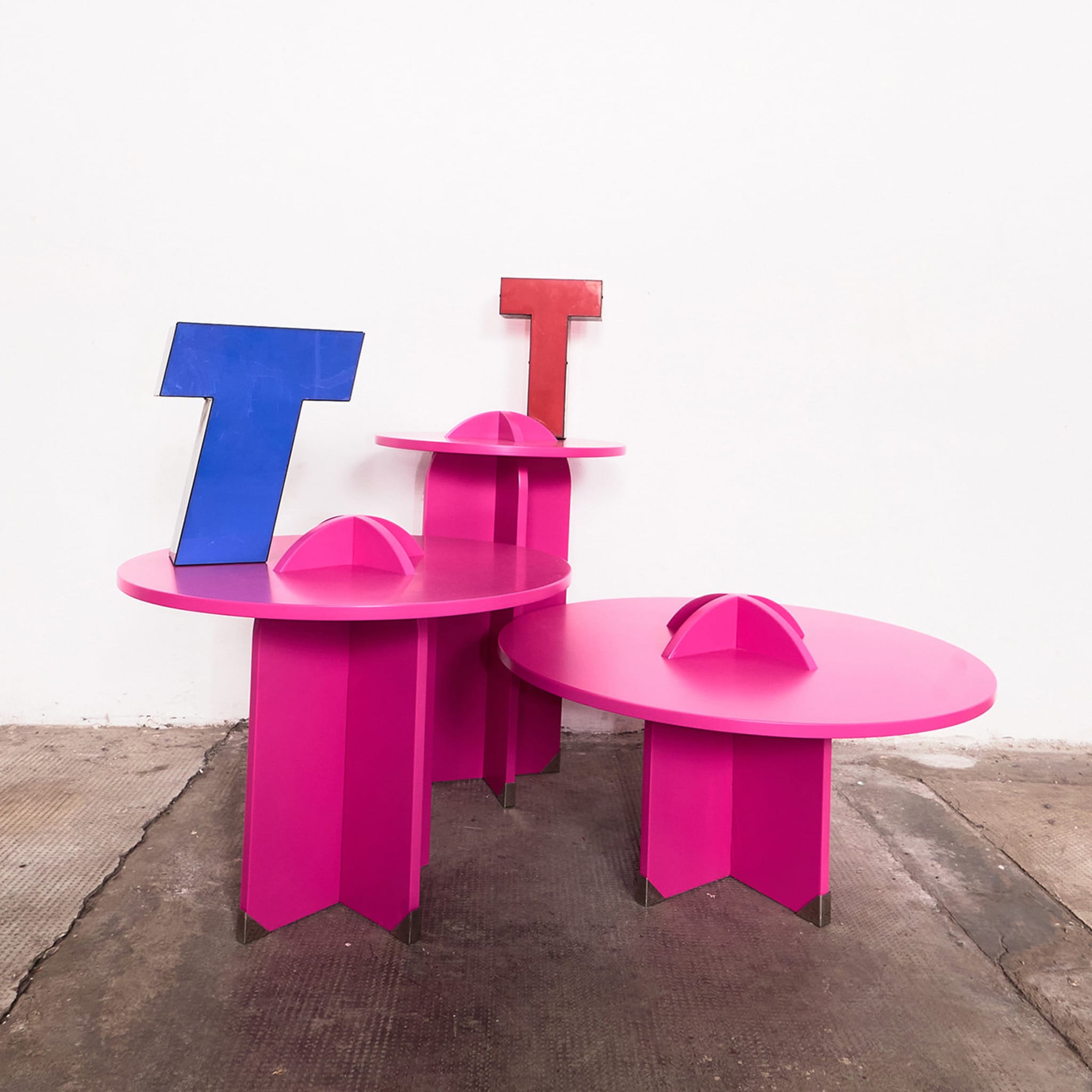 Pink's Not Dead TT03 Coffee Table - Alternative view 2