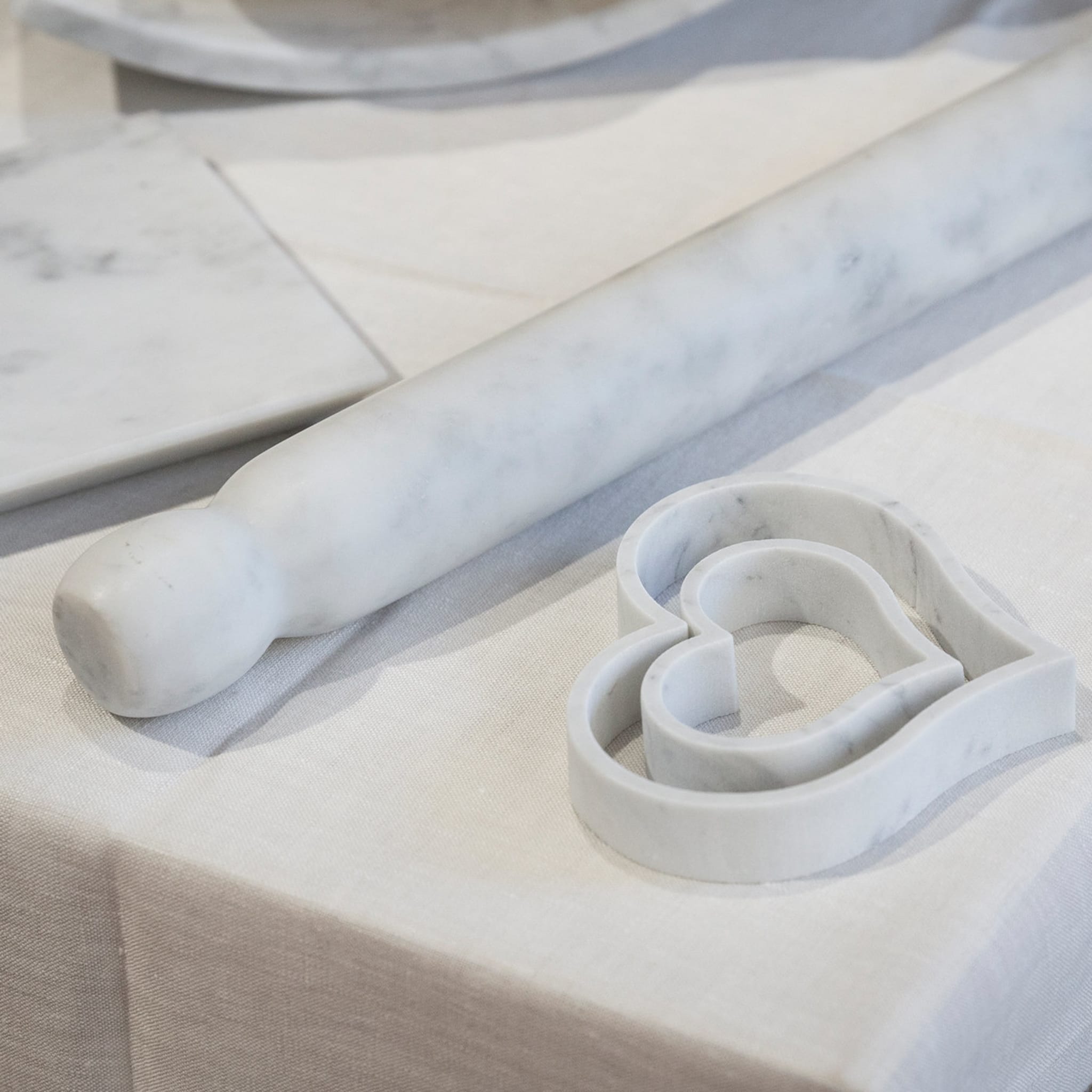 Rouleau à pâtisserie en marbre de Carrare blanc - Vue alternative 1
