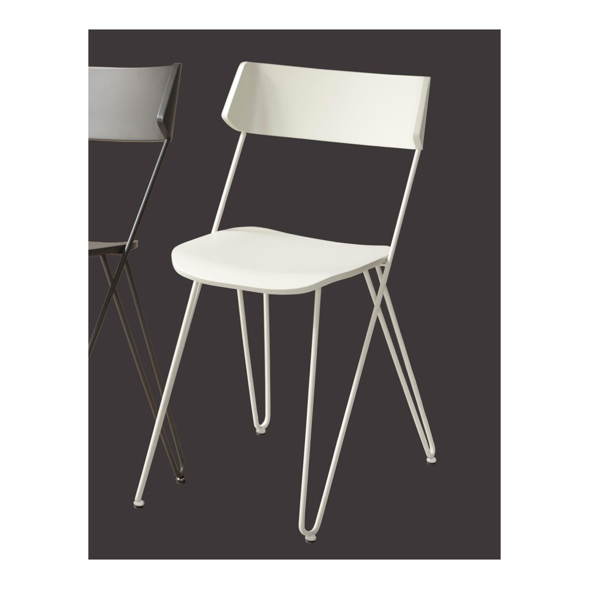 Ibsen One White Chair - Alternative view 1