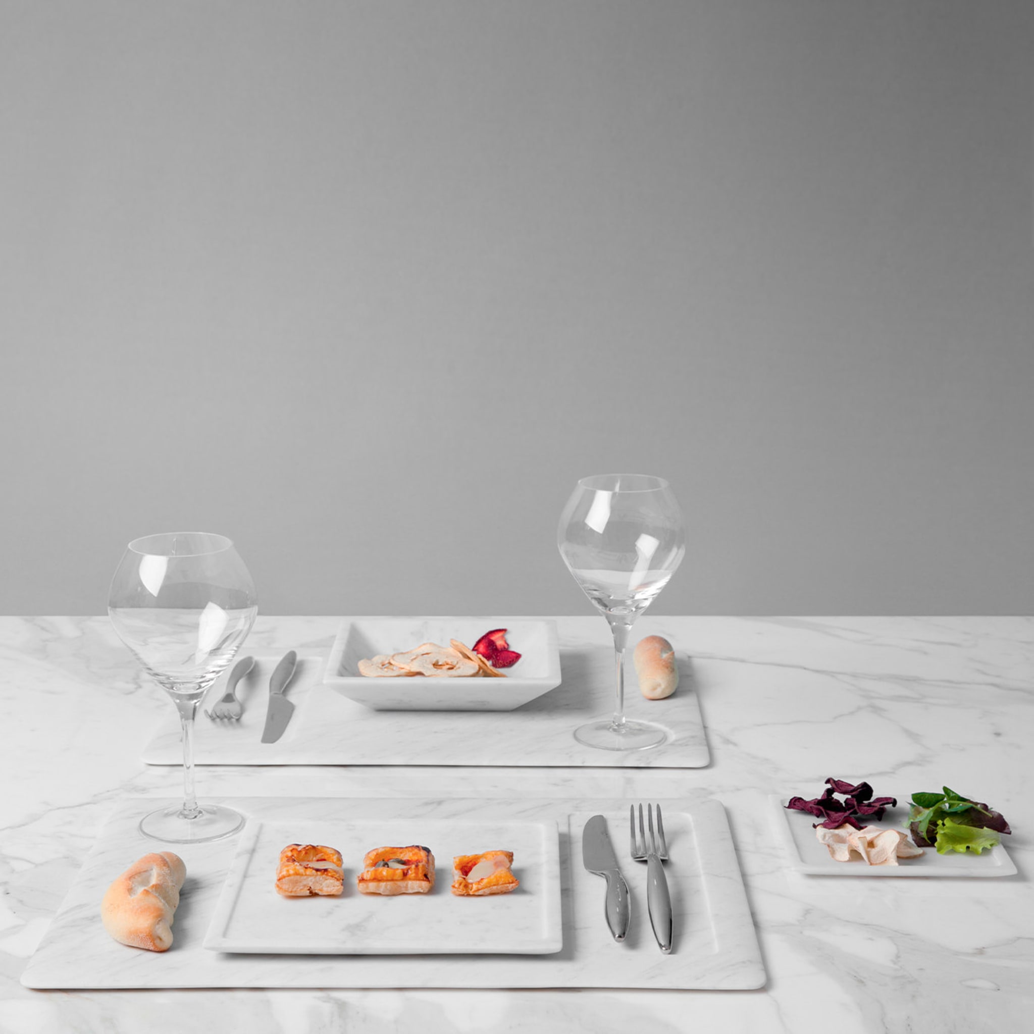 Weißer Carrara-Suppenteller (quadratisch) von Studioformart - Alternative Ansicht 2