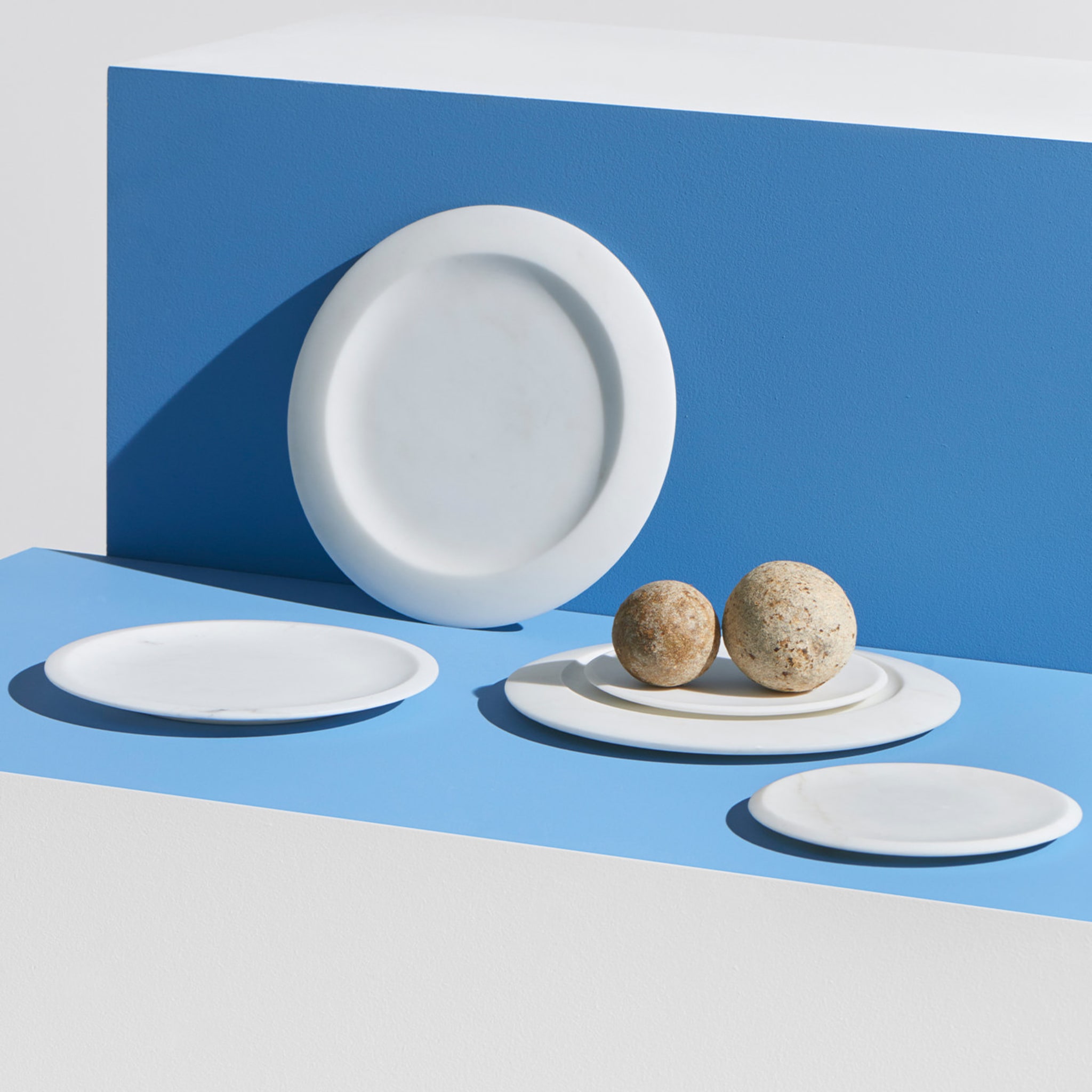 White Michelangelo Dinner Plate by Ivan Colominas #2 - Alternative view 2
