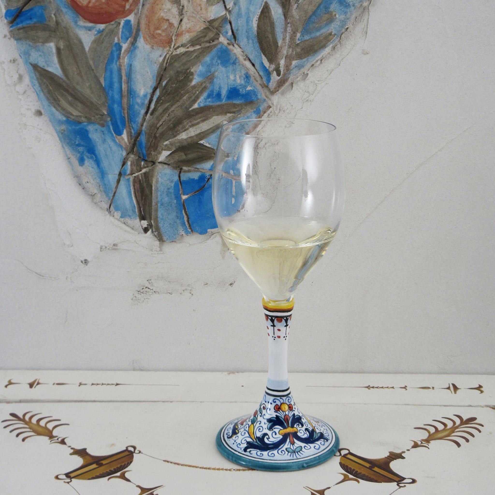 Set of 2 Medium Ricco Deruta Floral Wine Glasses - Alternative view 3