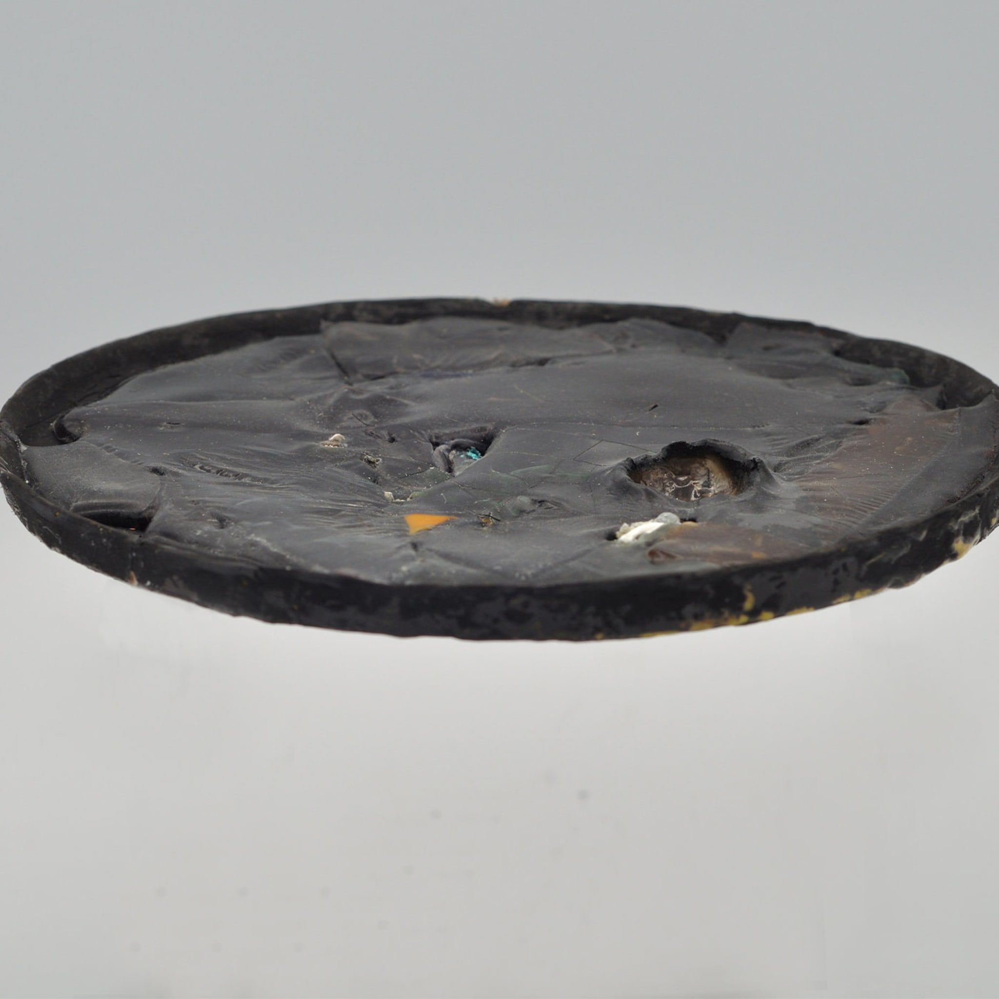 Round Black Decorative Plate - Alternative view 1