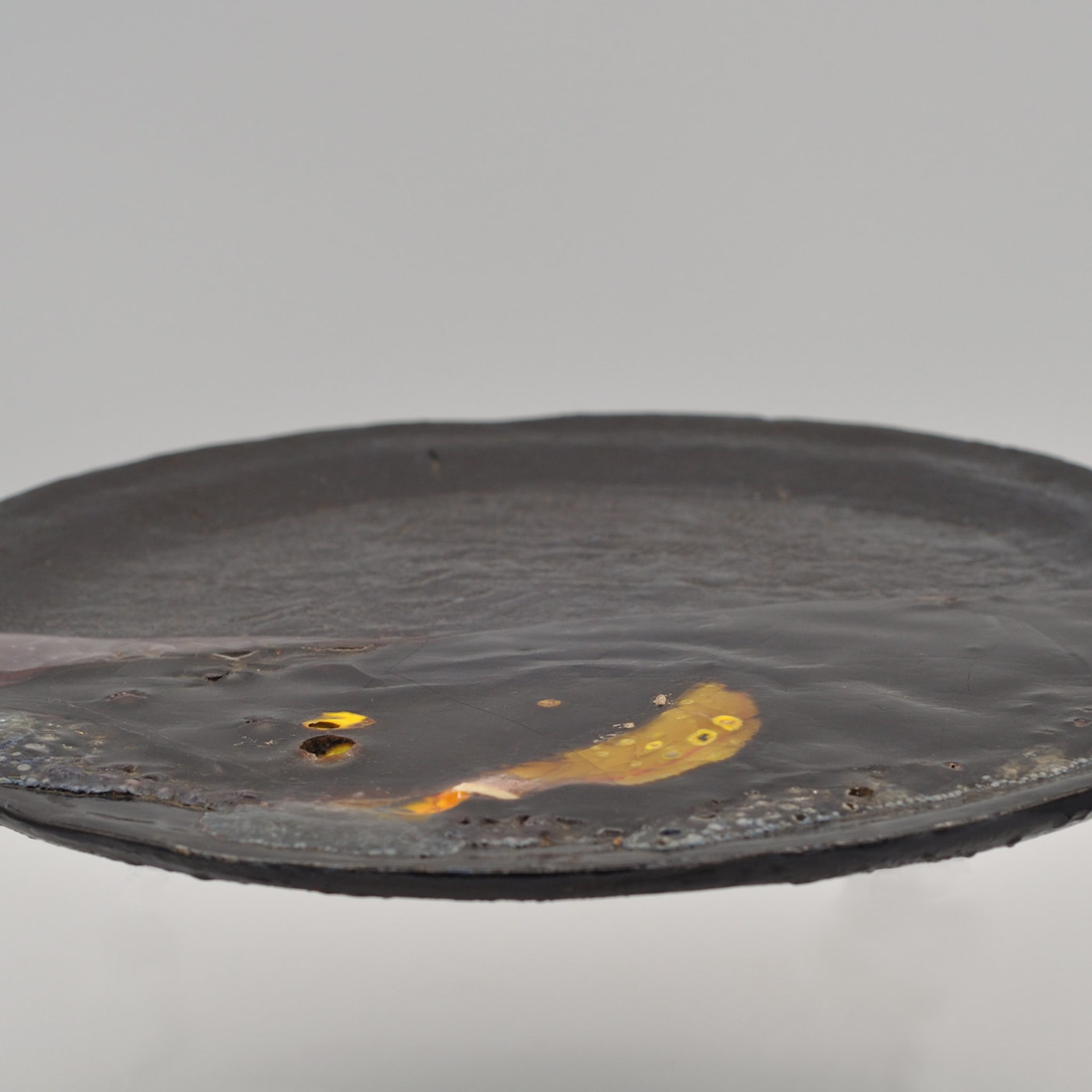 P11Sm Round Black and Yellow Decorative Plate - Alternative view 1