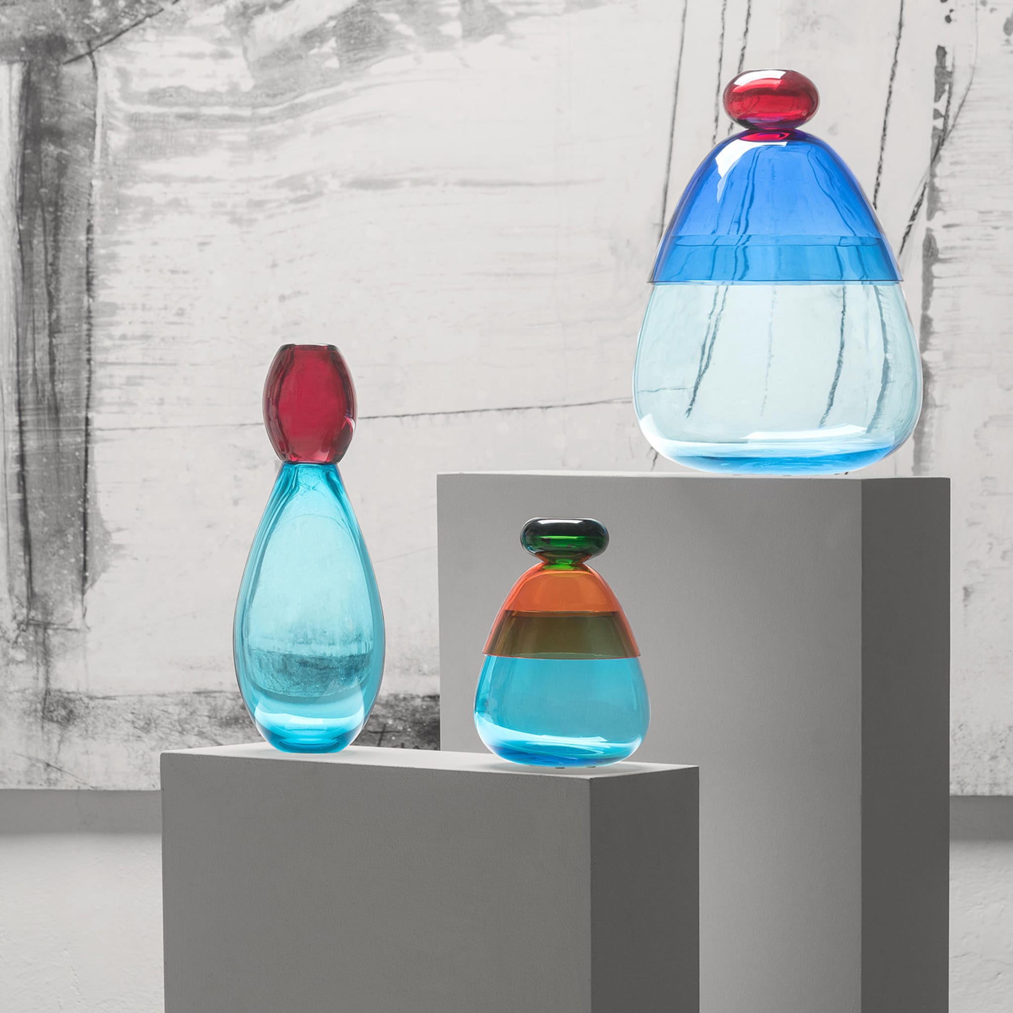 Kount Red-Blue-Light Blue Large Vase with Lid by Karim Rashid - Alternative view 1