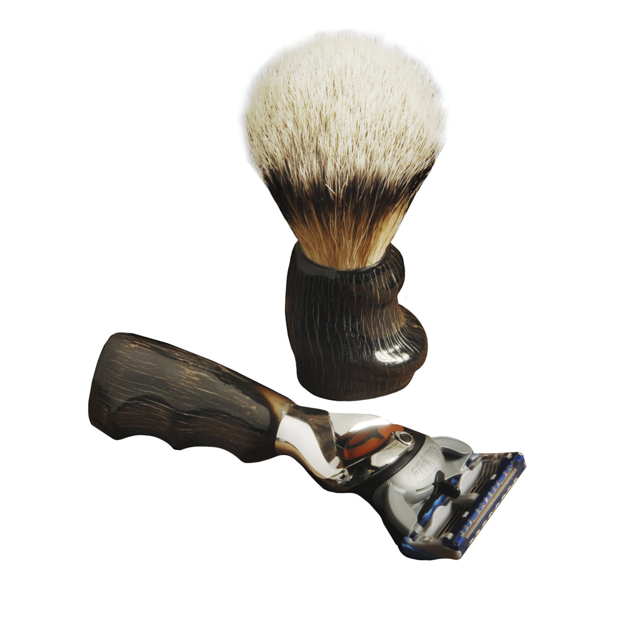 Traveling Shaving Set in Oryx Horn - Main view