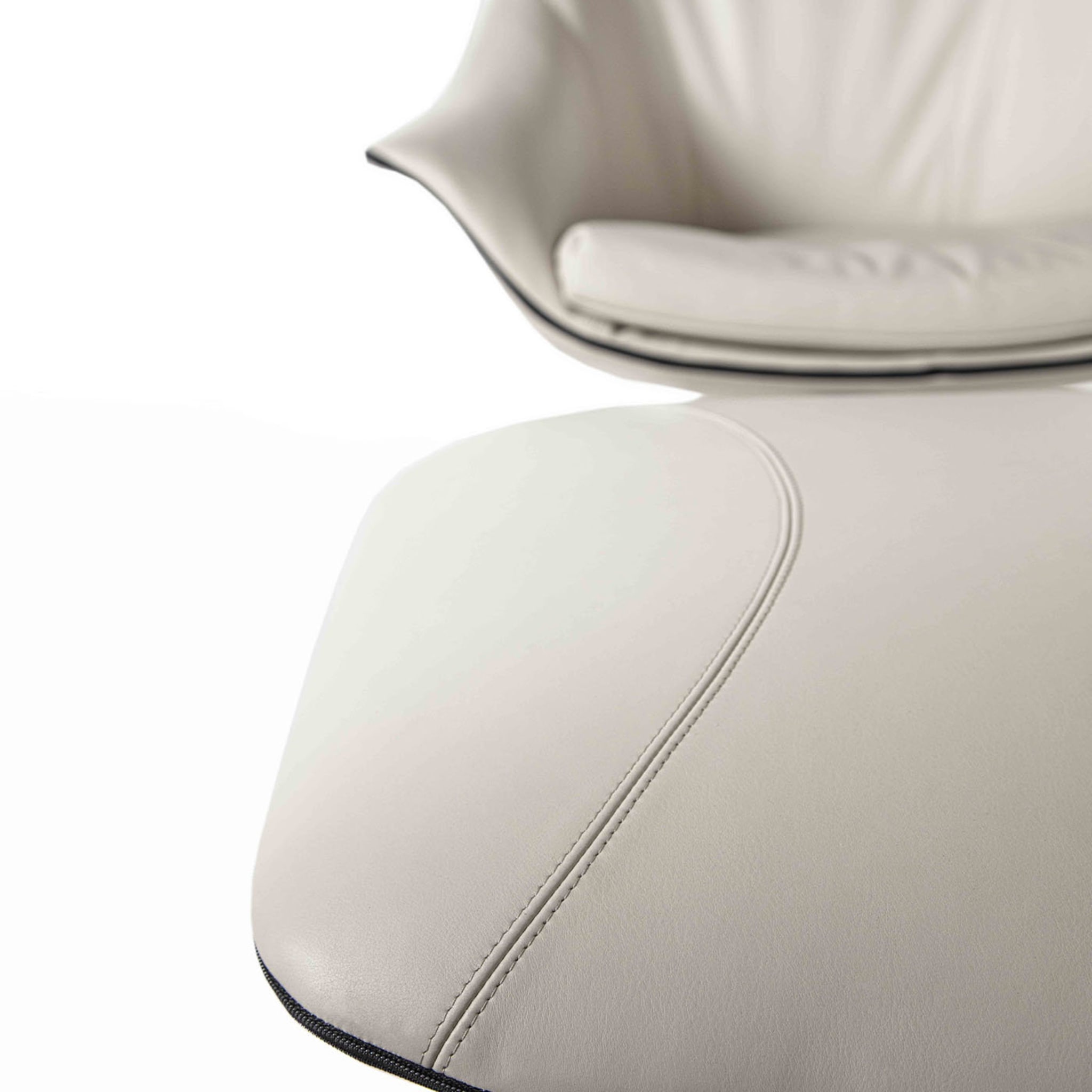 Lullaby White Armchair - Alternative view 3