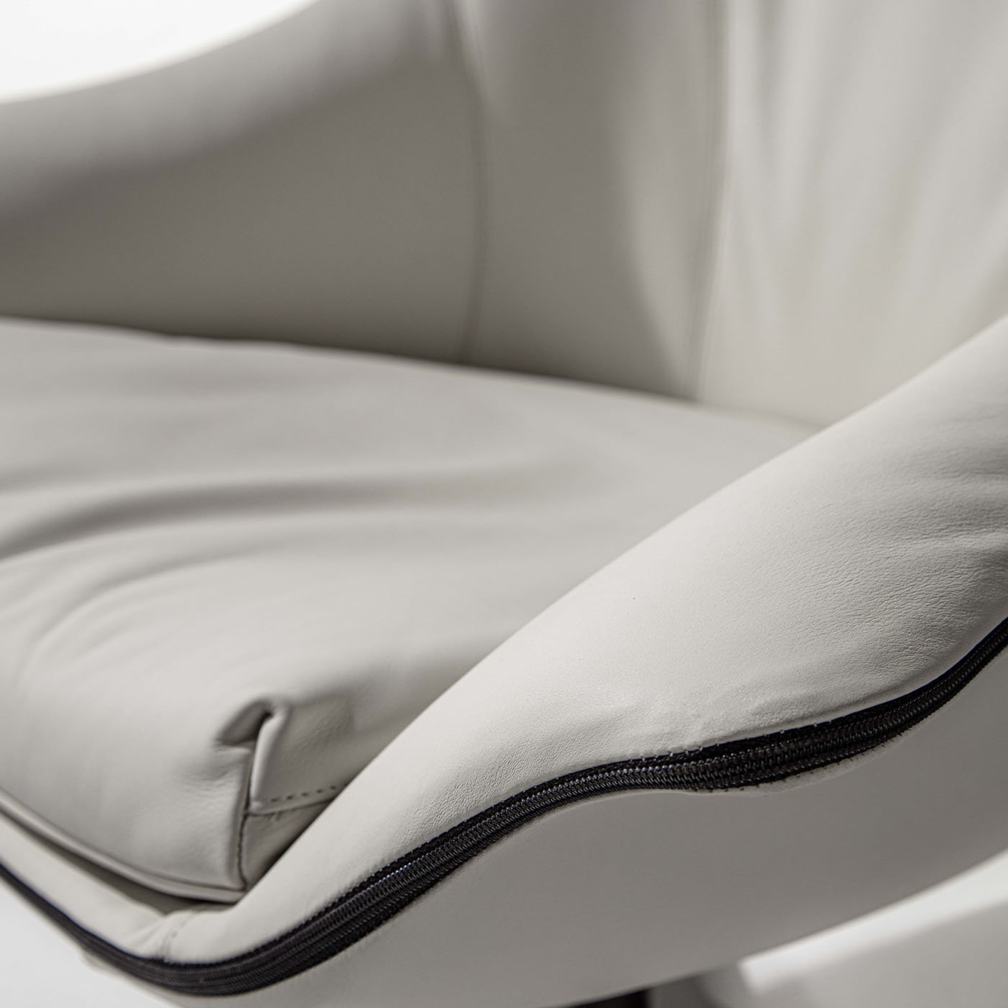 Lullaby White Armchair - Alternative view 4