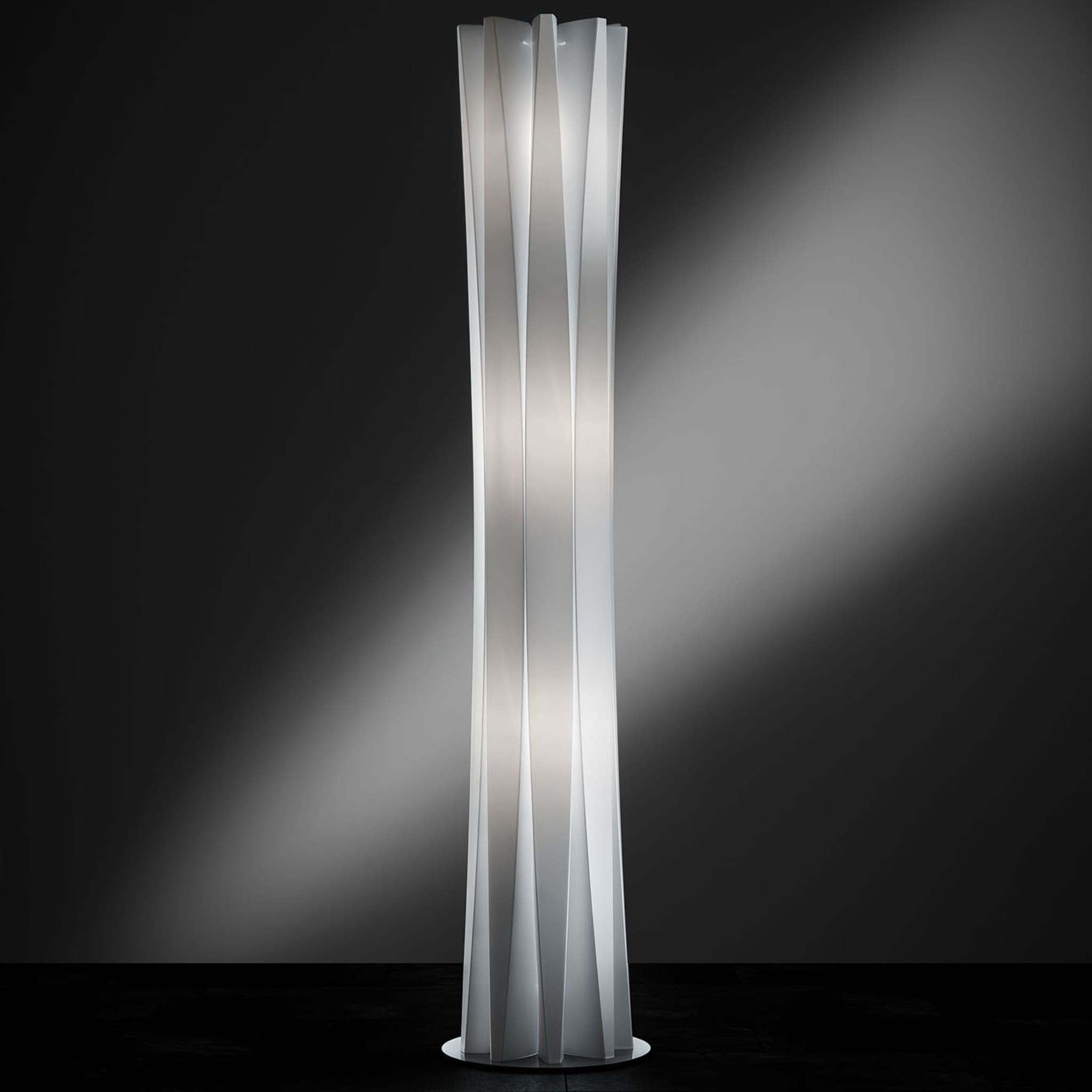 Bach XL White Floor Lamp by Francesco Paretti - Alternative view 1