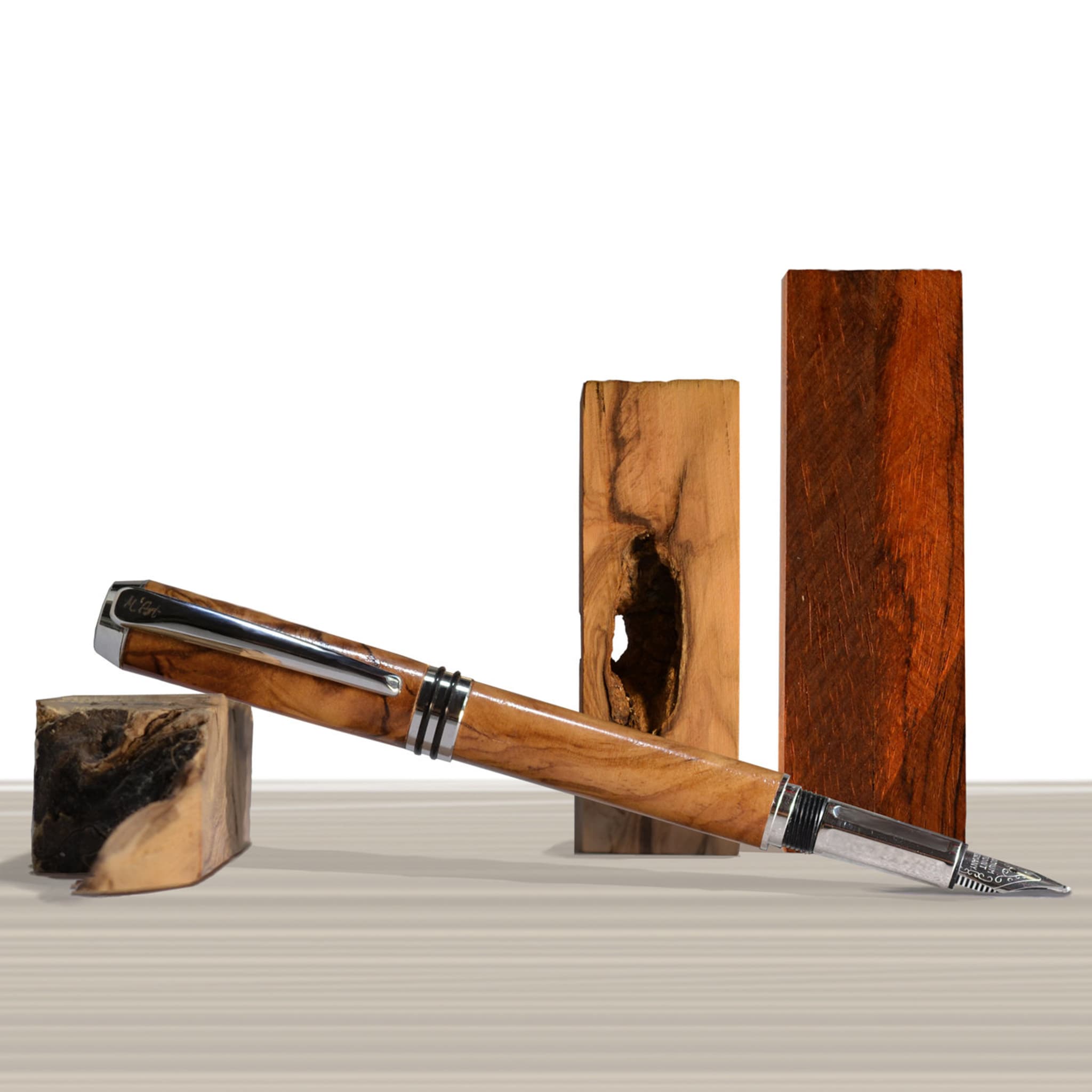 Antea Fountain Pen in Olive Wood - Alternative view 2