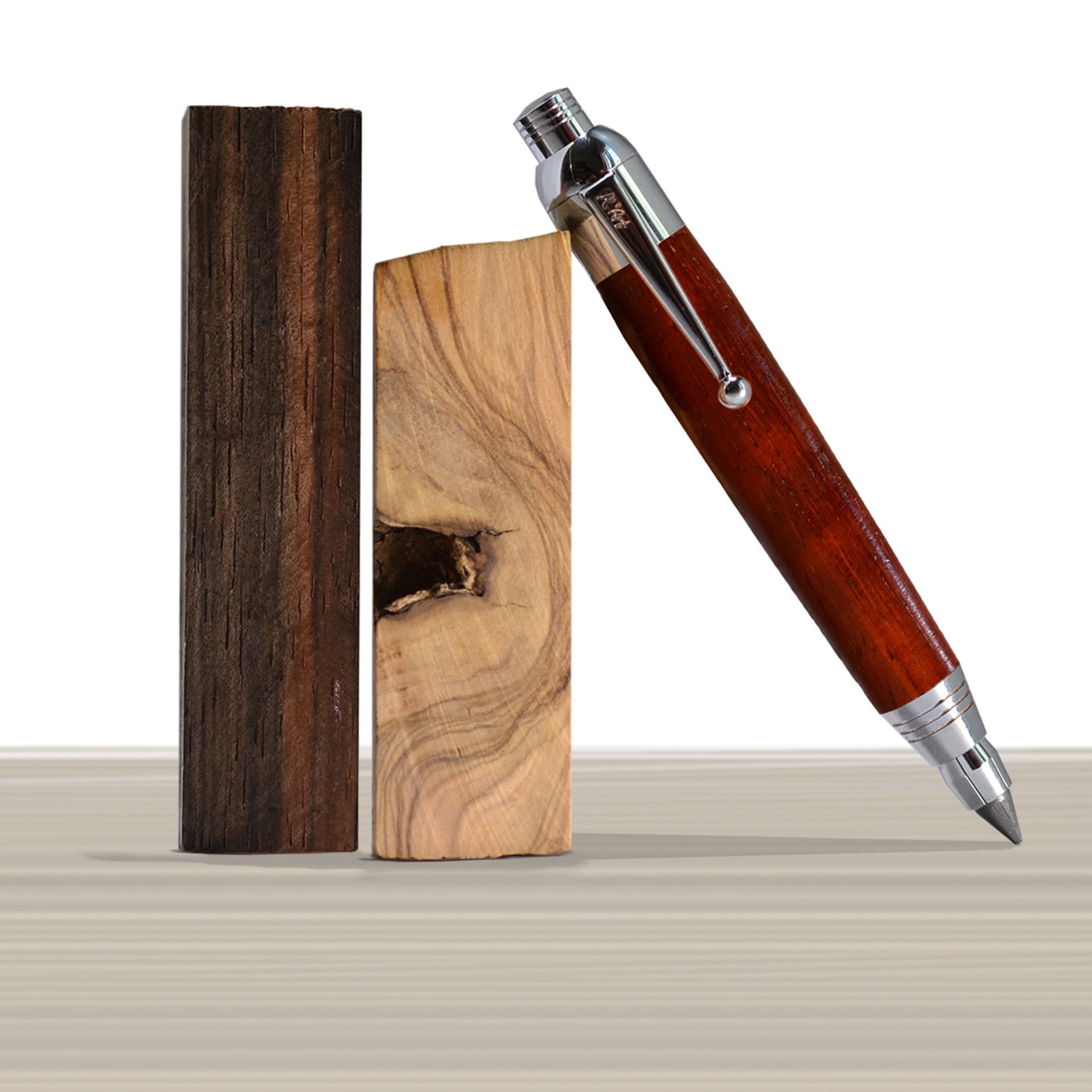 Botero Pencil in Padouk Wood - Alternative view 2