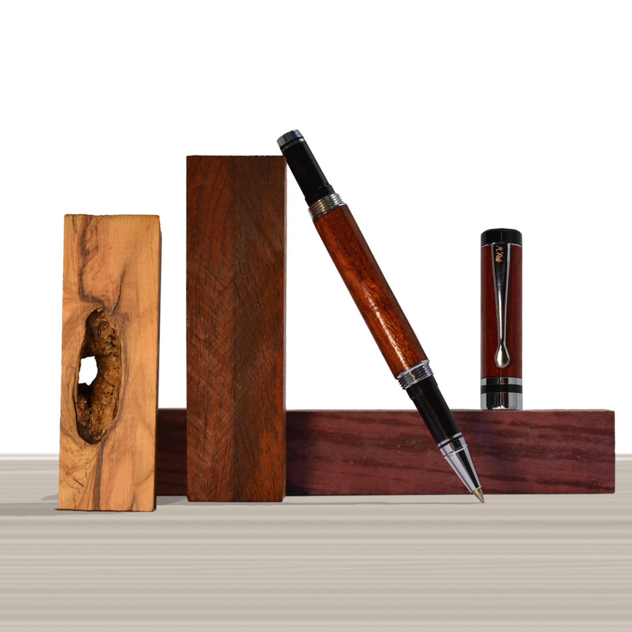 Bolígrafo Ipazia en madera de Padouk - Vista alternativa 2
