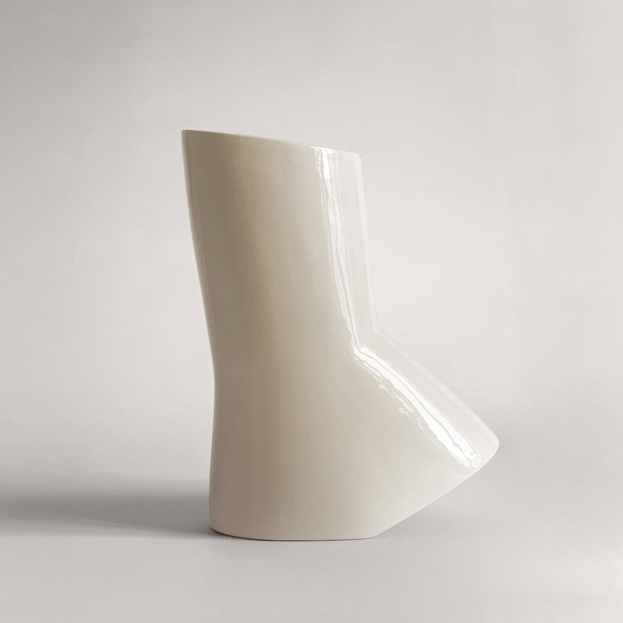 Vaso in ceramica avorio Menadi - Vista alternativa 1
