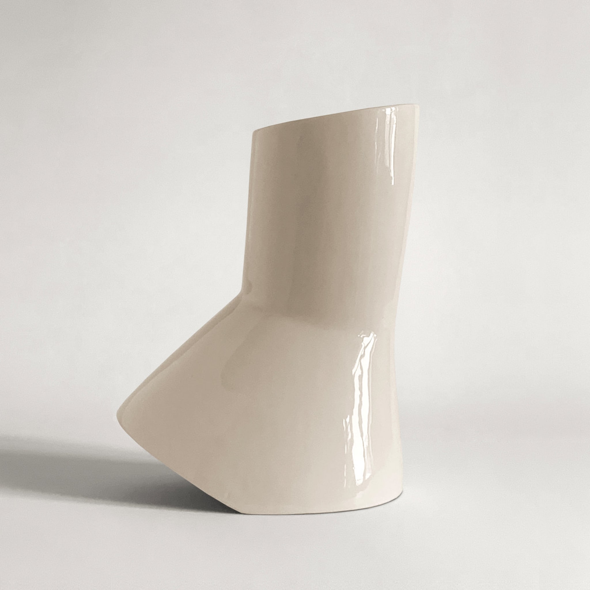 Vaso in ceramica avorio Menadi - Vista alternativa 2