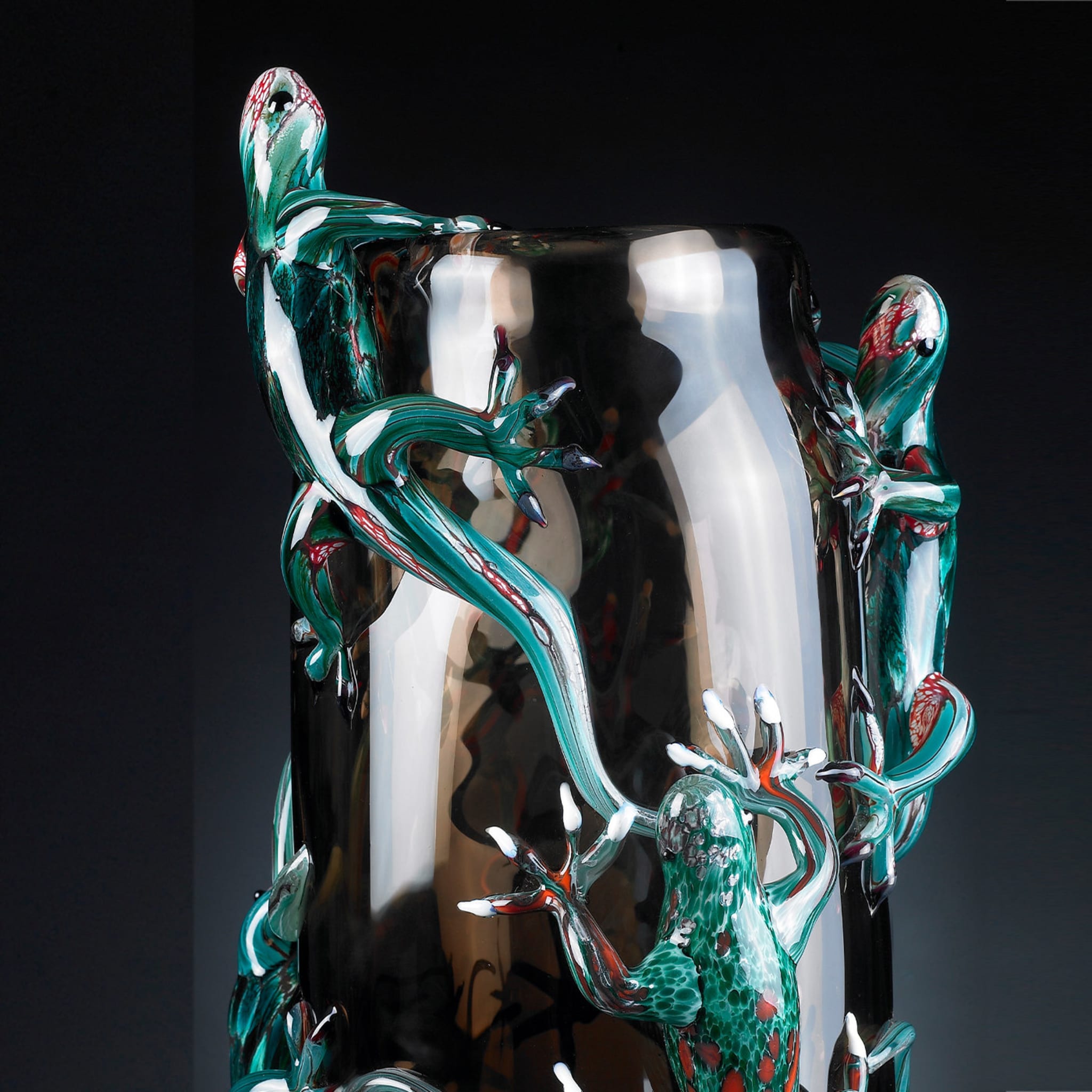 Large Bronze Vase with 8 Green Geckos - Alternative view 1
