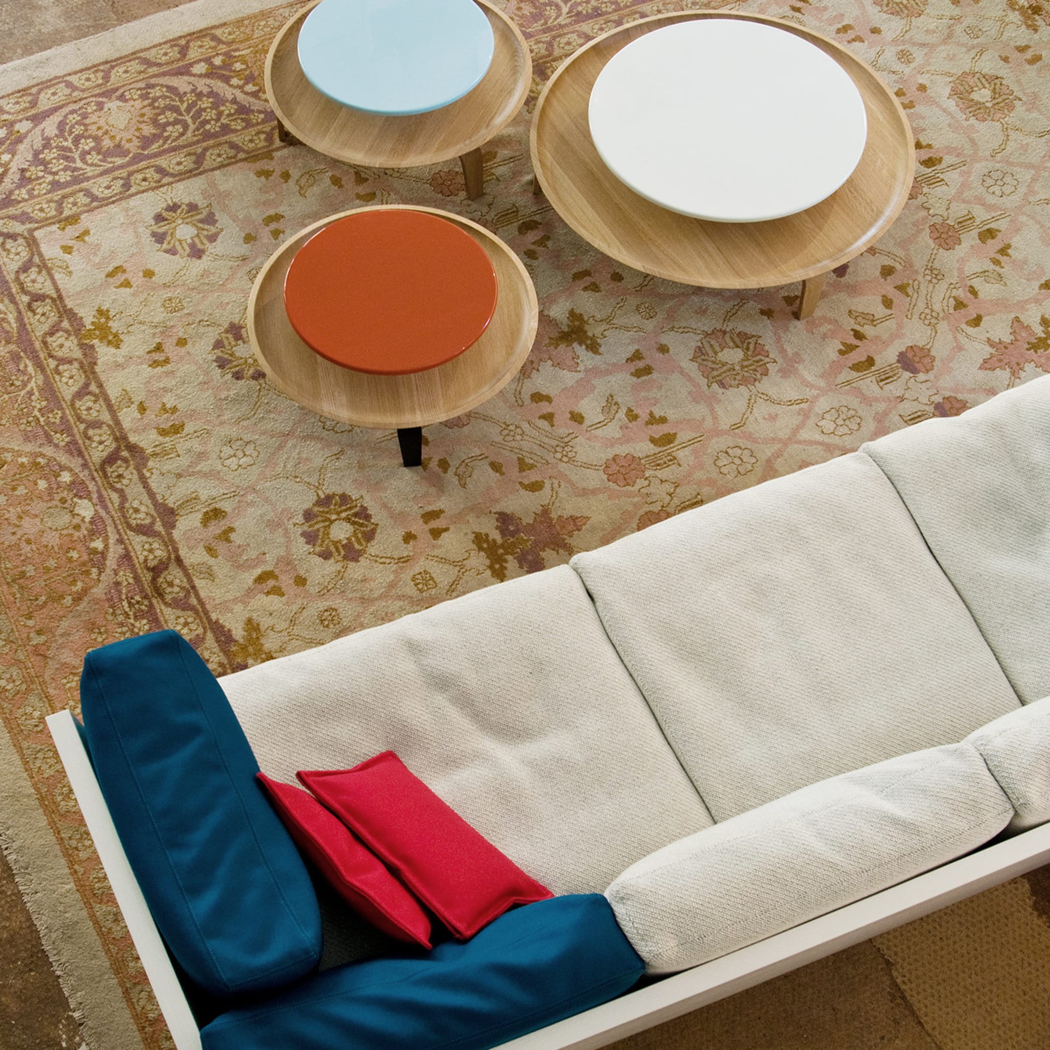 Ottoman White Medium Sofa - Alternative view 1