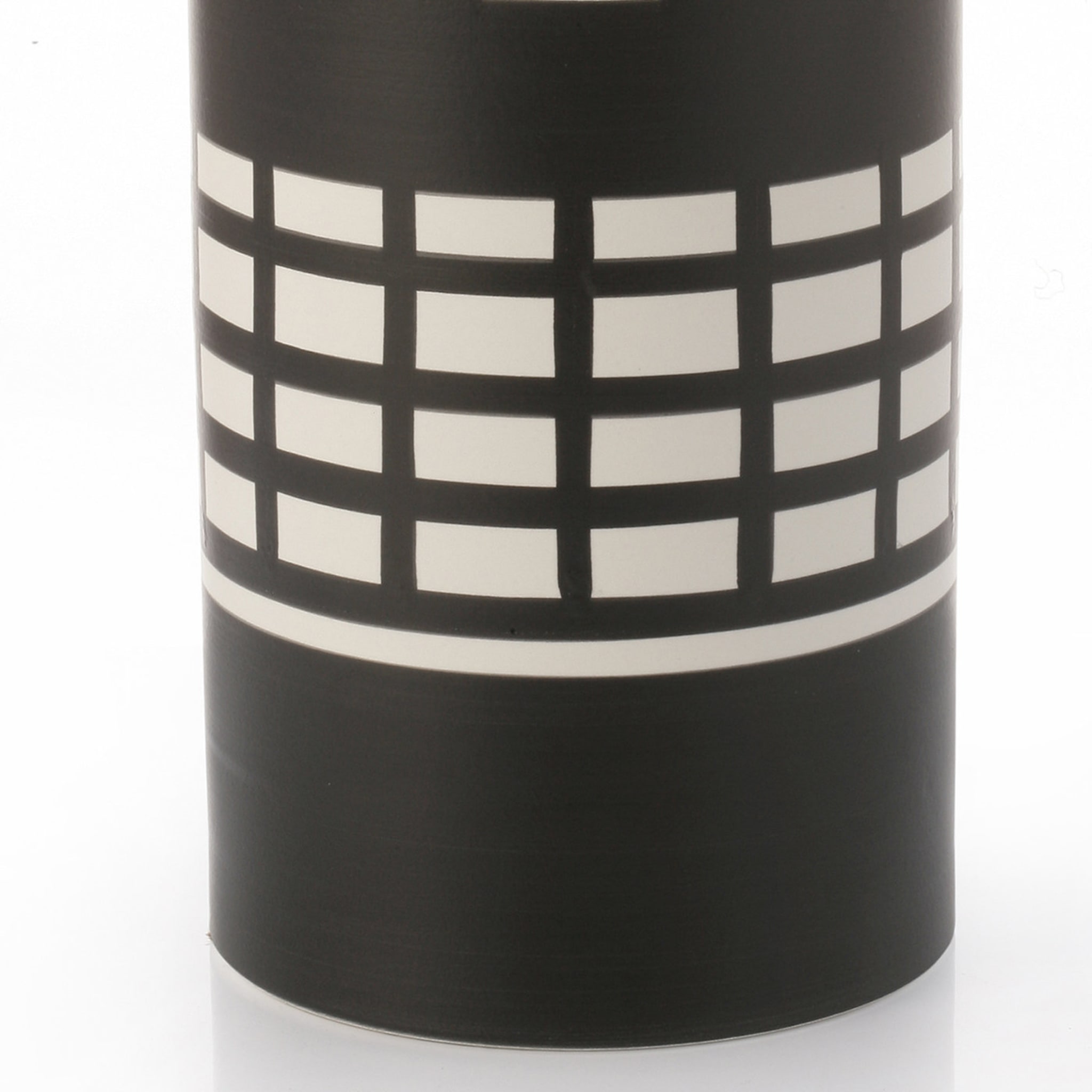 Black and White Reel Vase by Ettore Sottsass - Alternative view 2