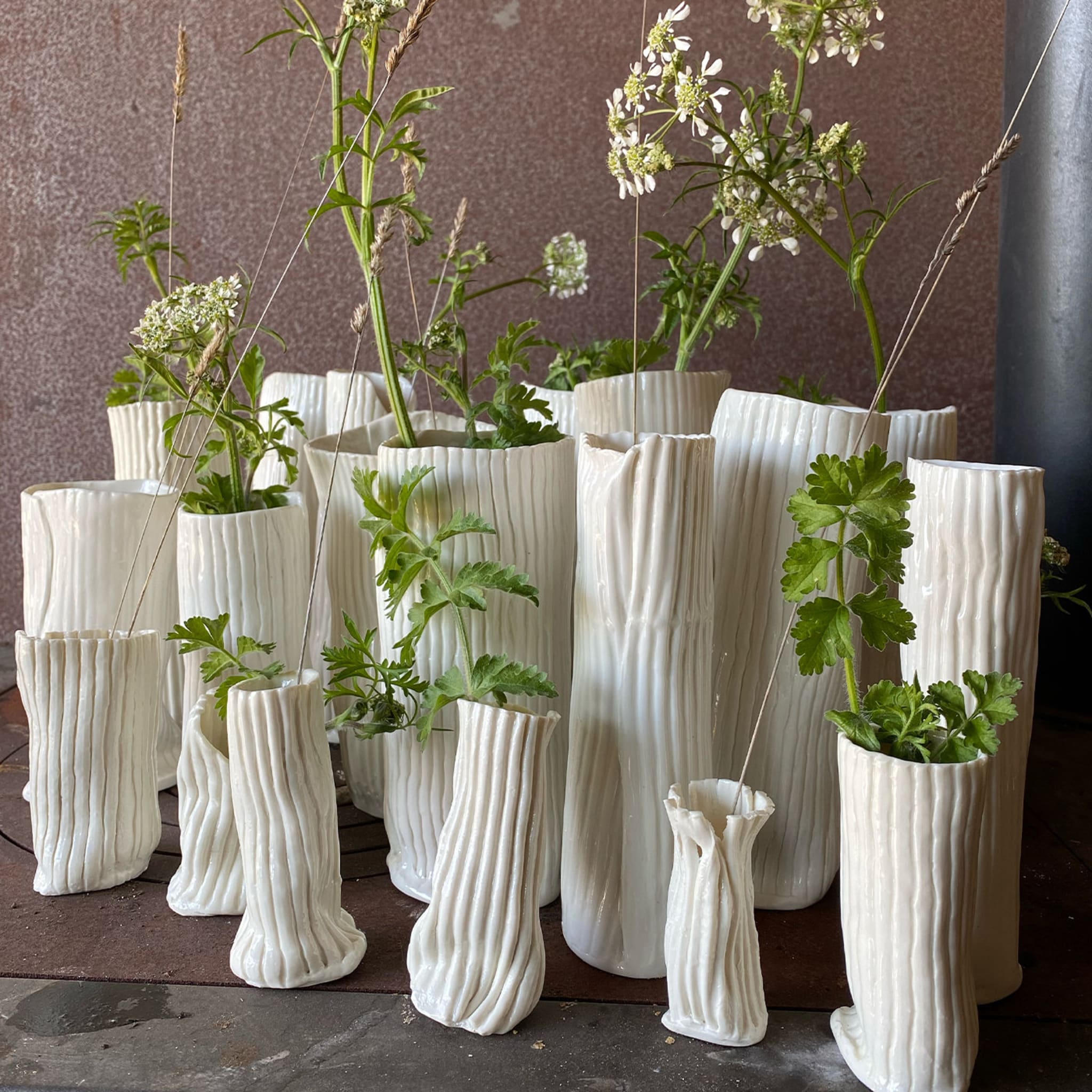 Set of 5 Ribbed Porcelain Vases - Alternative view 2