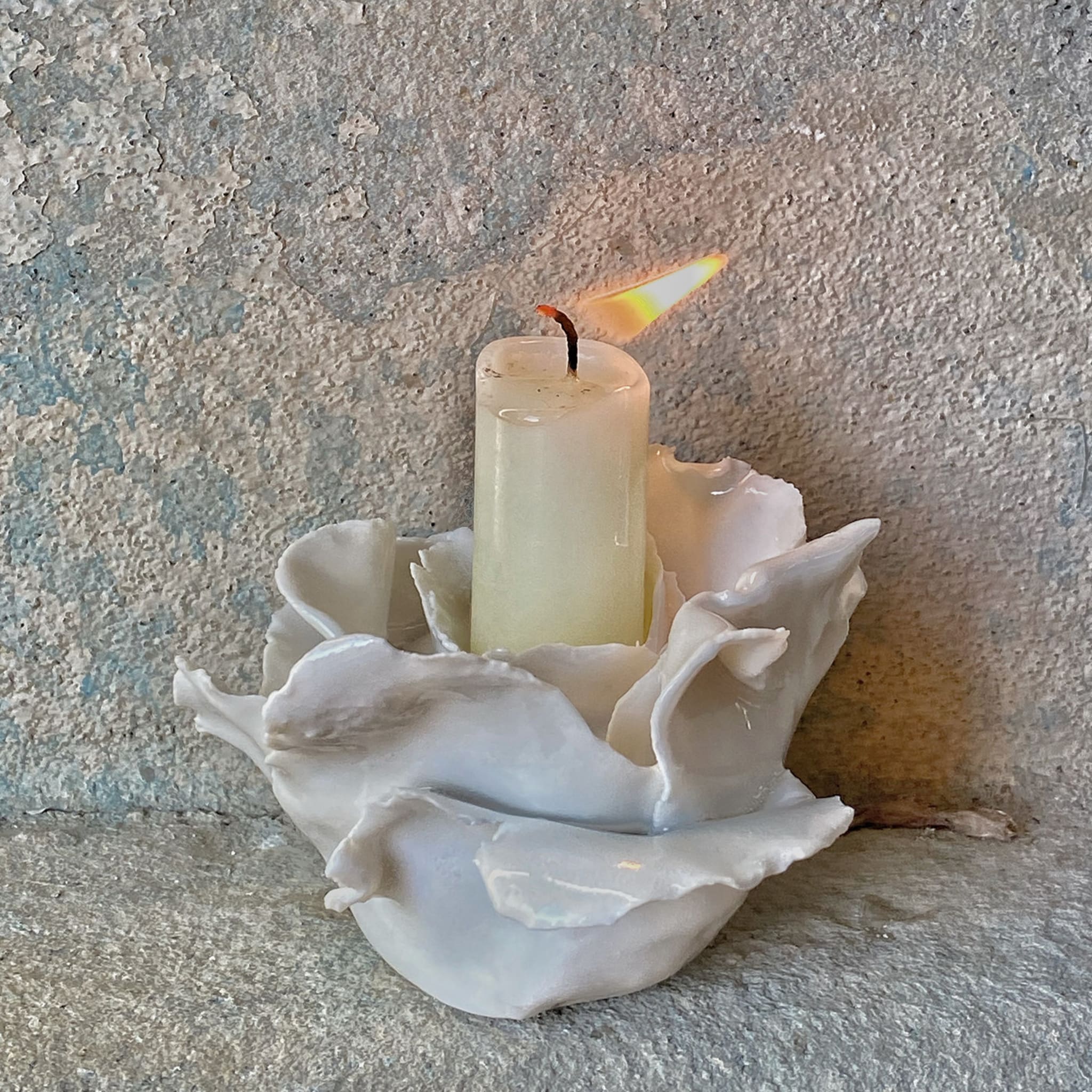 Water Lily Candleholder - Alternative view 3
