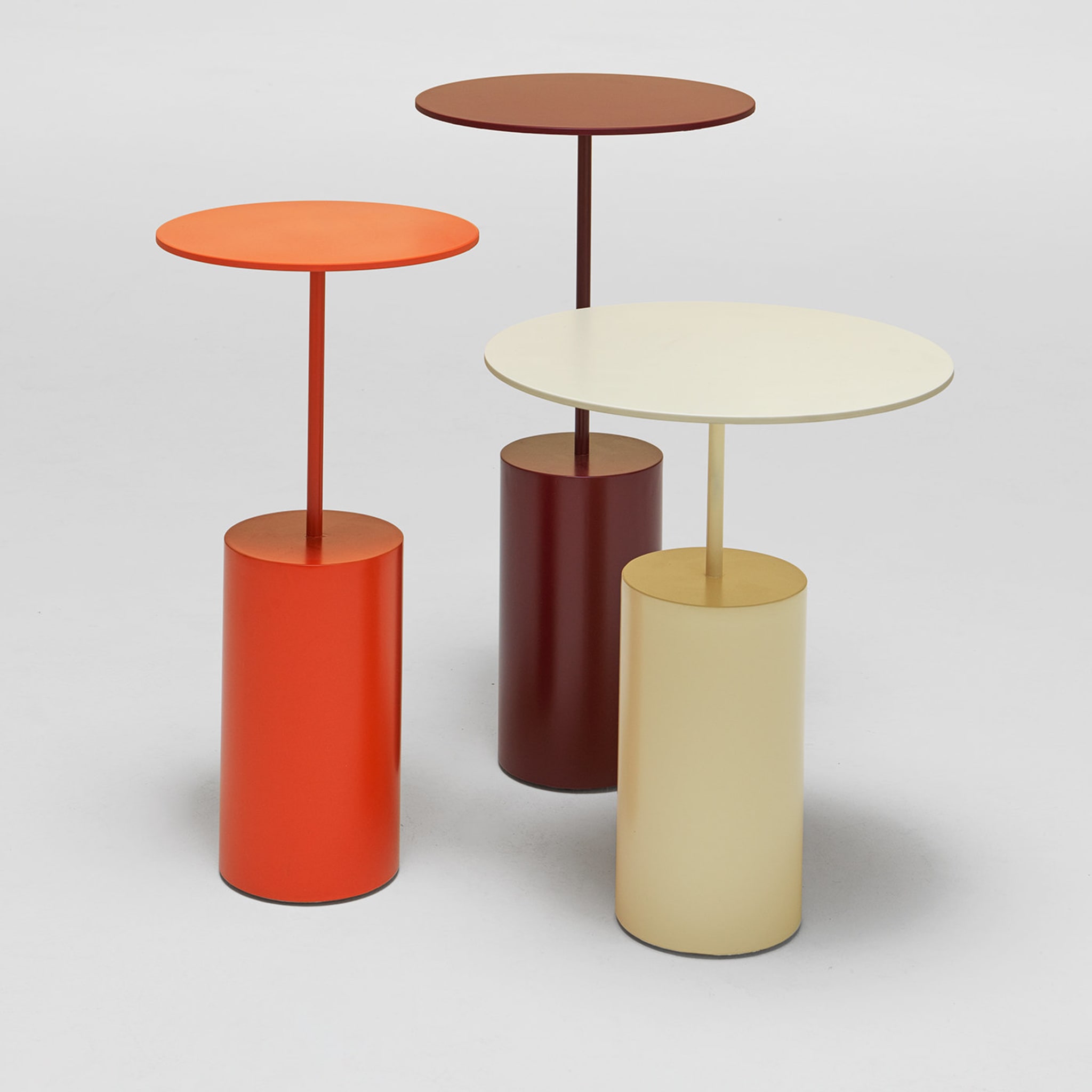 Cocktail Round Orange Side Table by Angeletti Ruzza - Alternative view 1