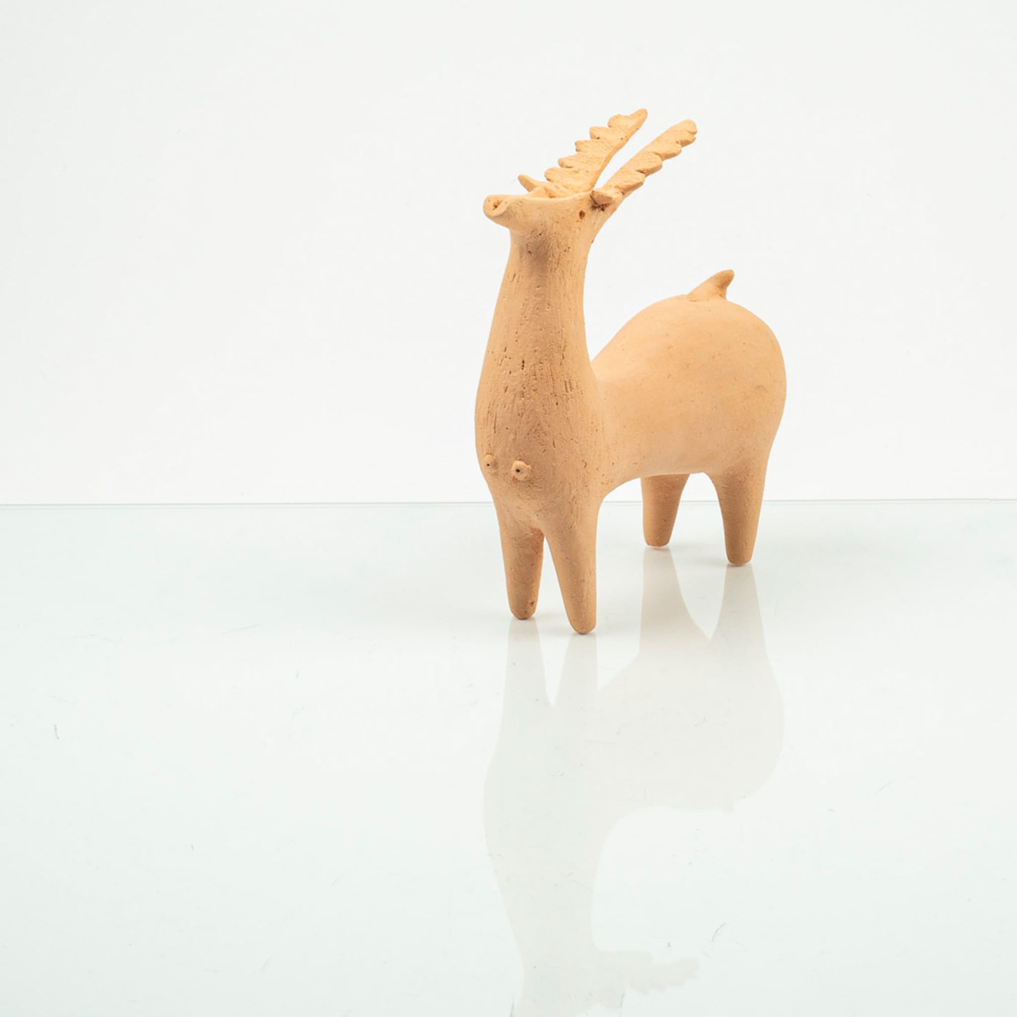 Amlash Deer 3 Licht Orange Skulptur - Alternative Ansicht 1