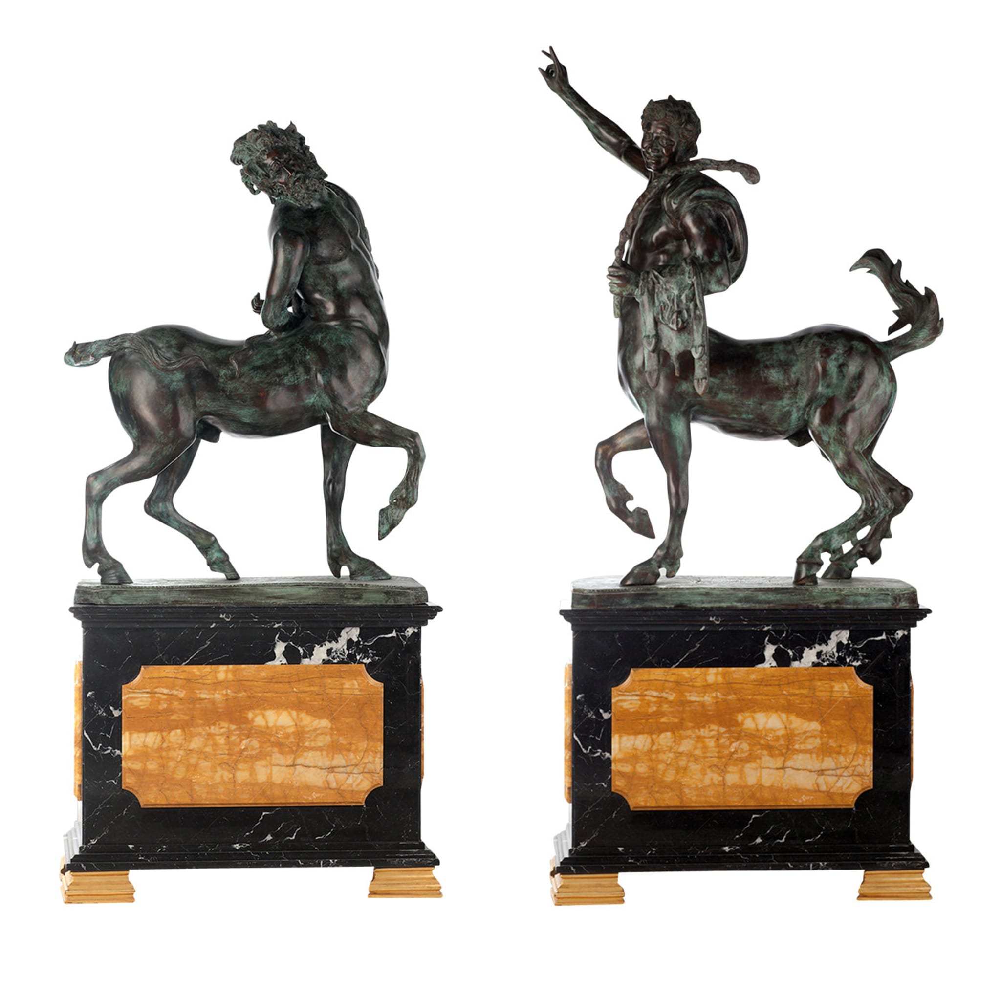 Conjunto de 2 estatuas de centauros sobre pedestal - Vista principal