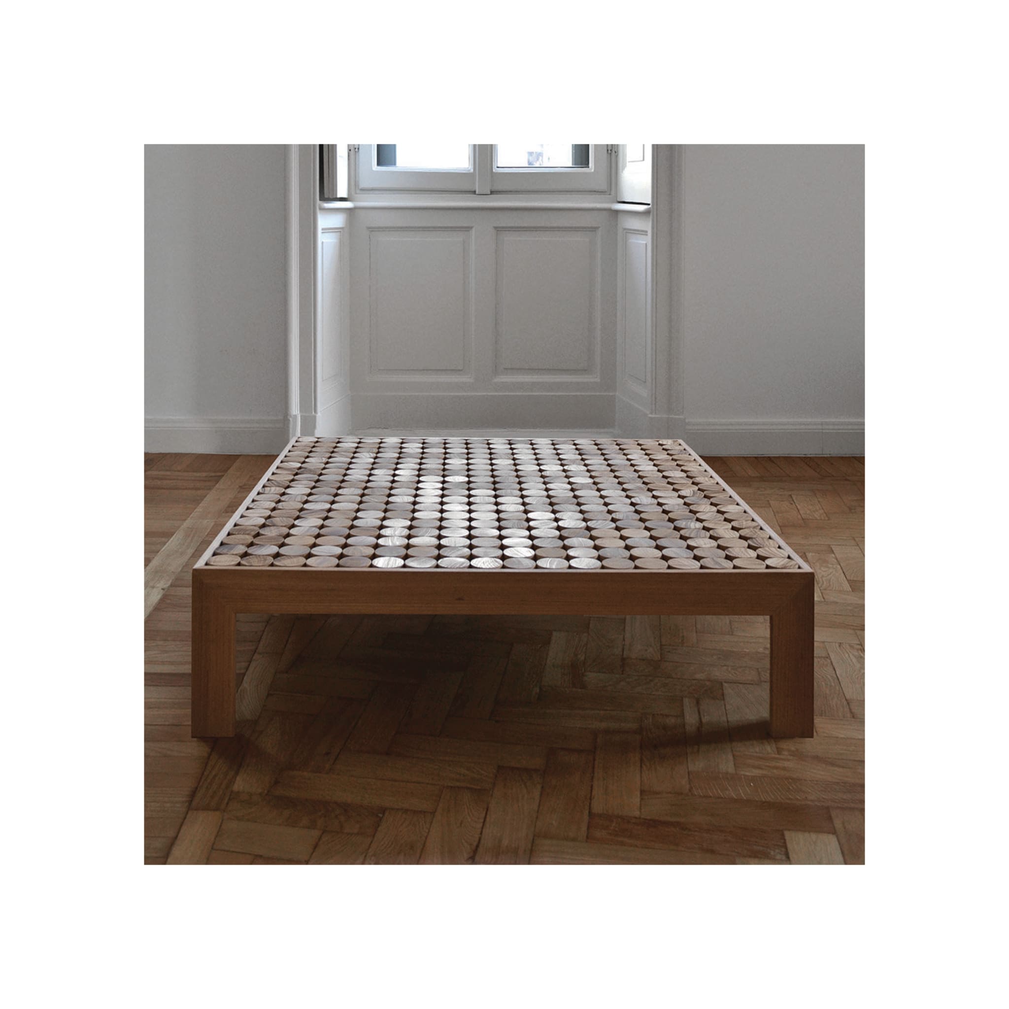 Sofia Coffee Table in Solid Wood - Alternative view 1