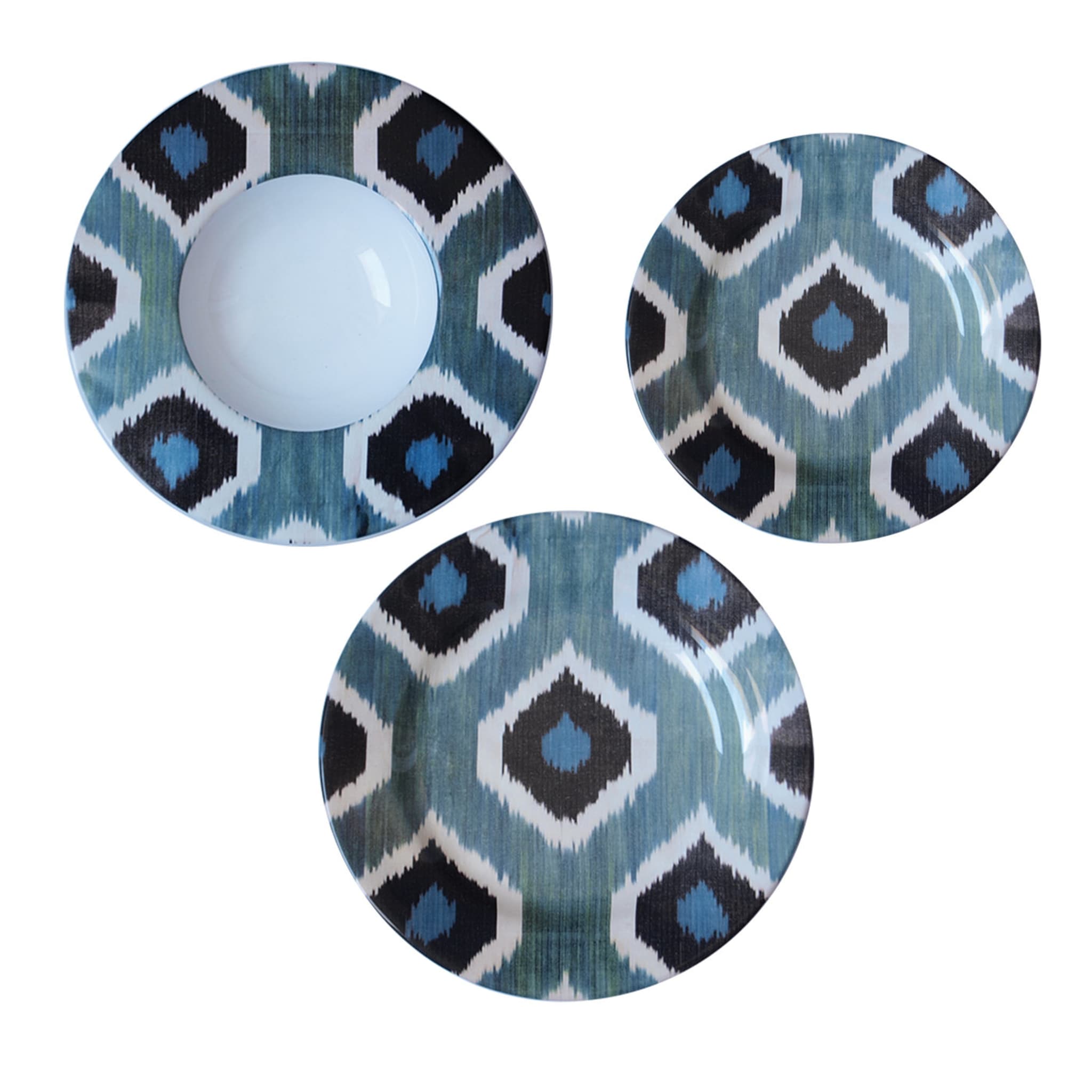 Set di tre piatti di ceramica Ikat in blu e bianco per 1 - Vista principale