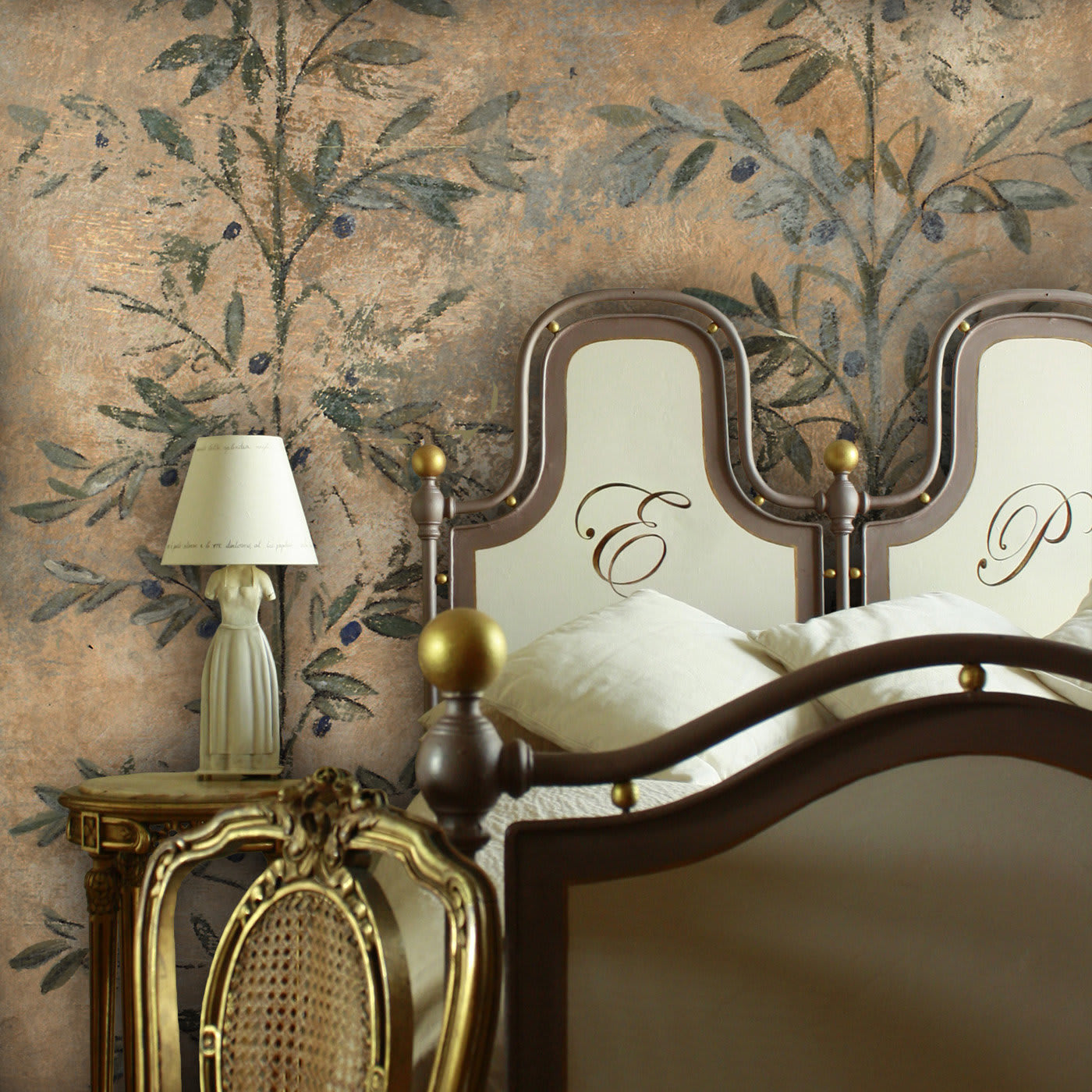 Olive Leaf Gold Wallpaper - Larghevedute
